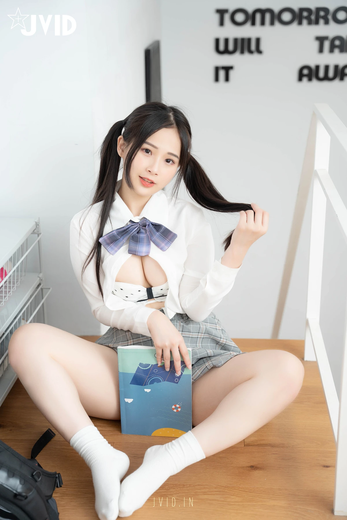 JVID 婕咪 Juice – {不能發出聲音}雙馬尾再次逆麟.又在學長胯下玩起來 - P14
