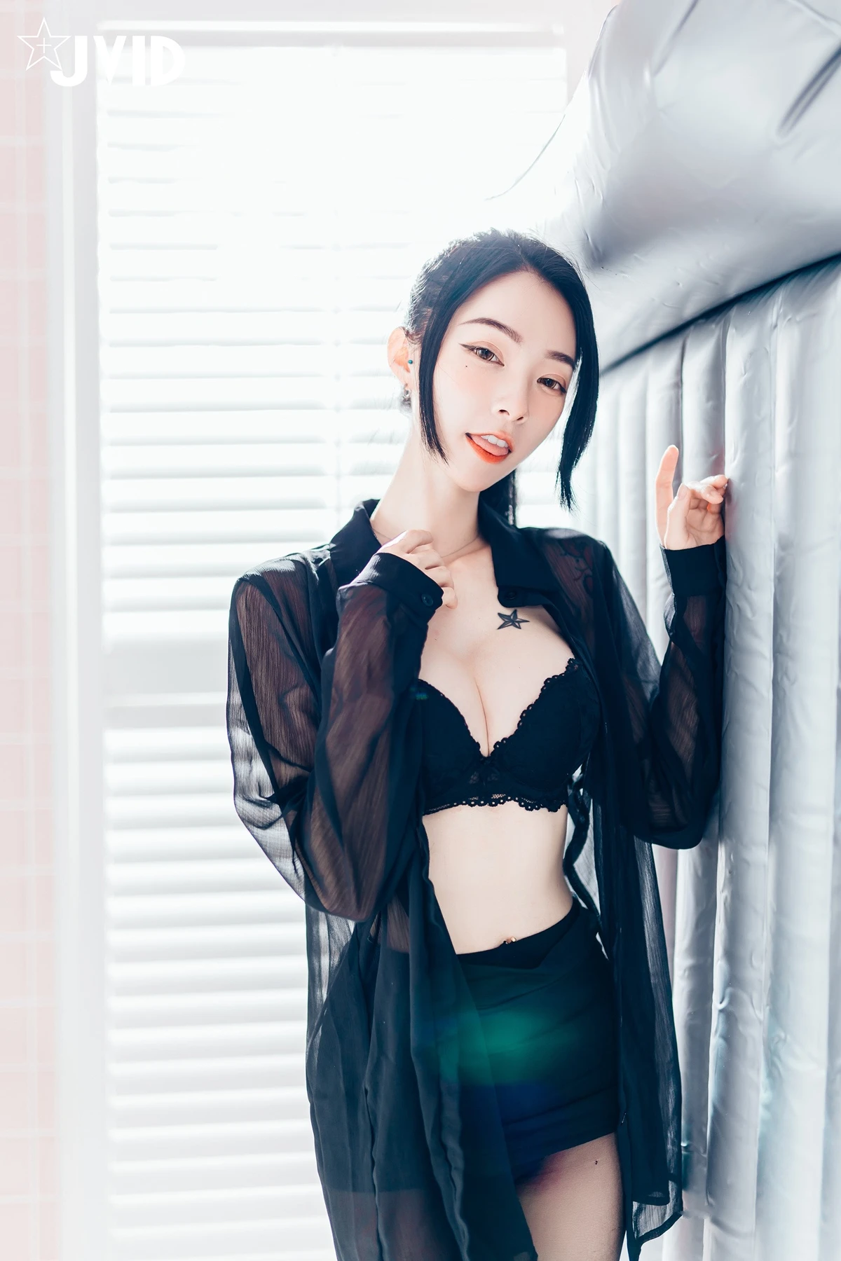 JVID Lele 樂樂 & 飄飄哥 – 上司新人下属 无内黑丝终极奥义 Set.01 - P33