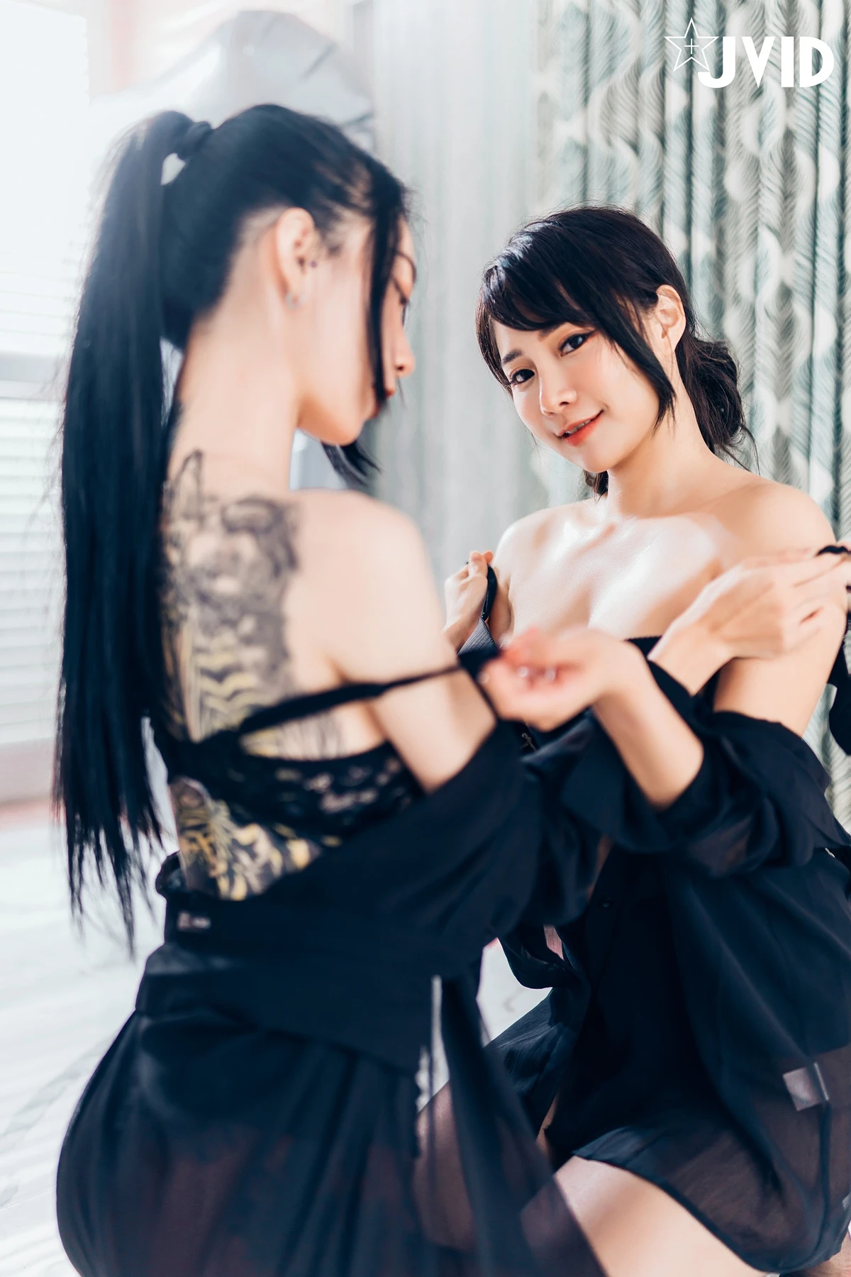 JVID Lele 樂樂 & 飄飄哥 – 上司新人下属 无内黑丝终极奥义 Set.01 - P48