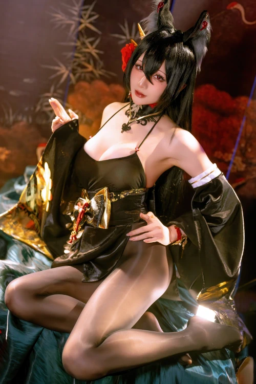 Cosplay 星之迟迟Hoshilily – 2025年12月计划E 碧蓝航线 近江