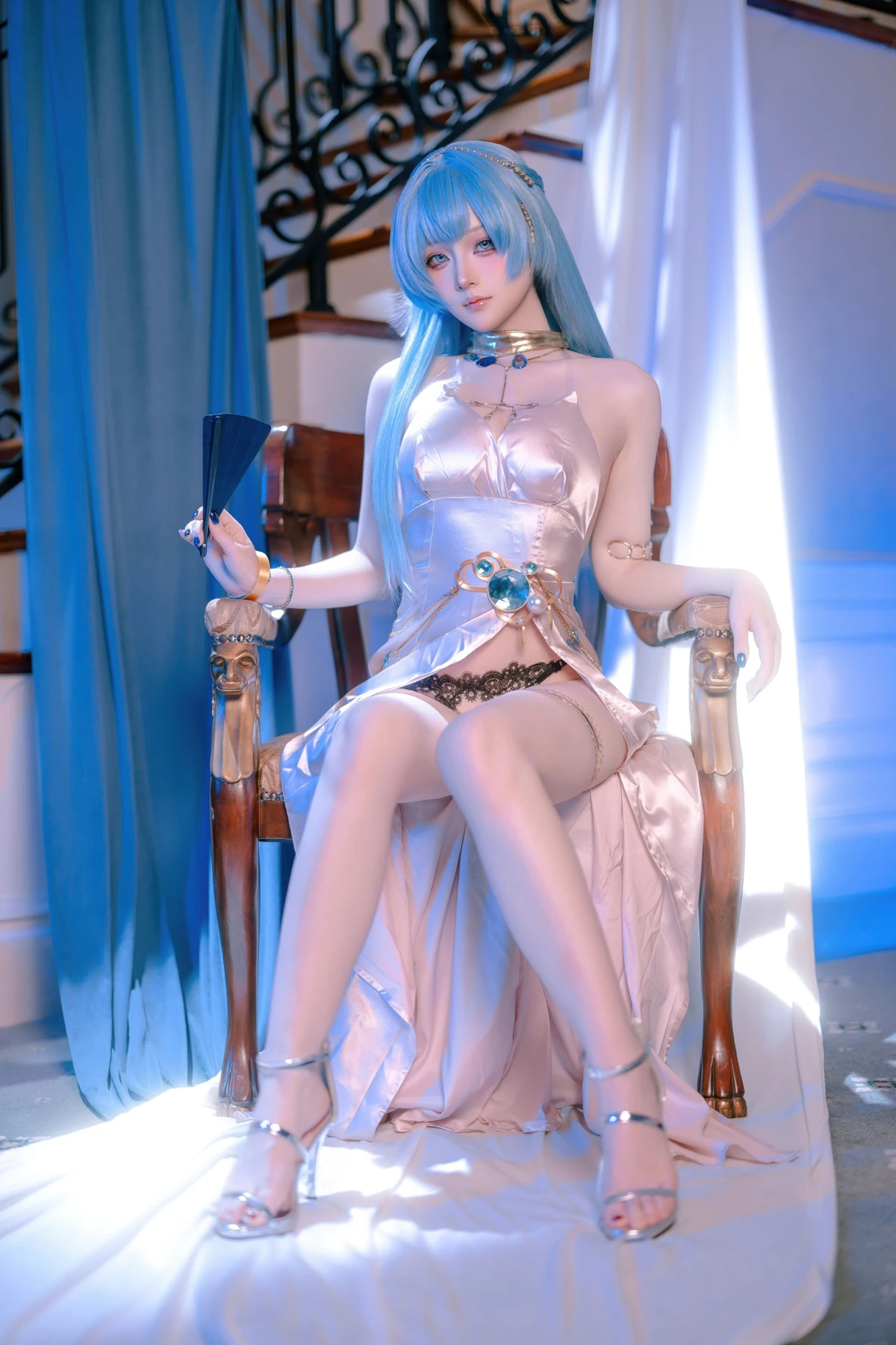 Cosplay 屿鱼 – 胜利女神 妮姬 海伦 礼服 - P6