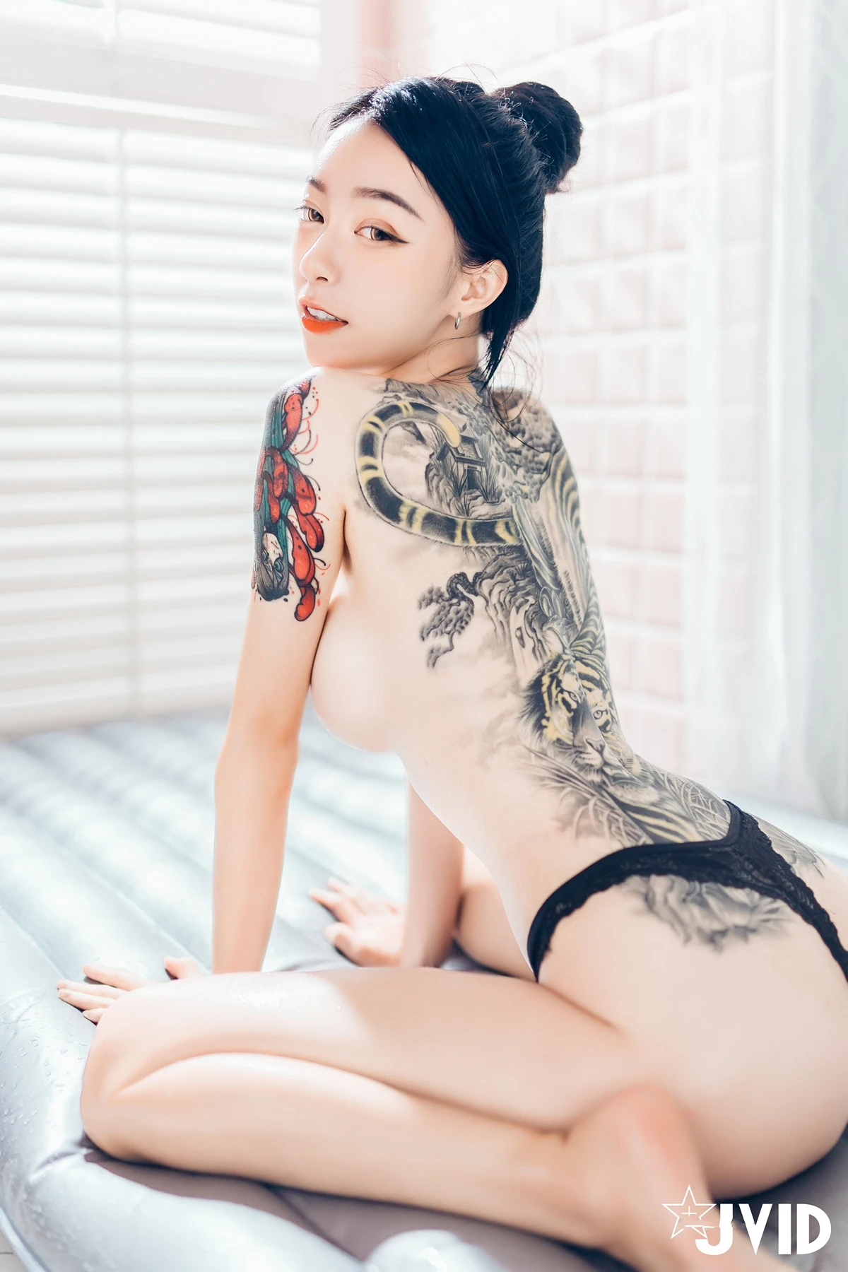 JVID Lele 樂樂 & 飄飄哥 – 上司新人下属 无内黑丝终极奥义 Set.03 - P50