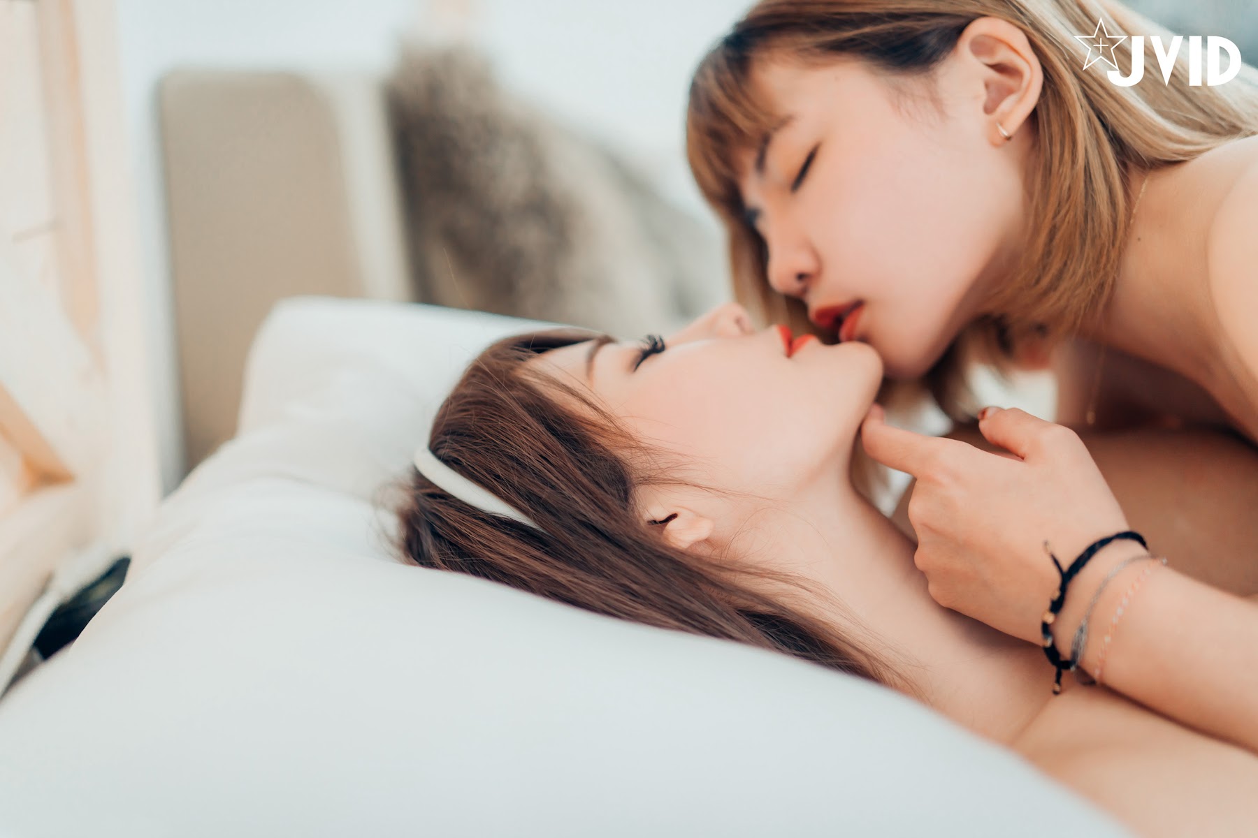 [JVID] Lele 樂樂 & 果寶寶 – 姐妹雙飛 - P30