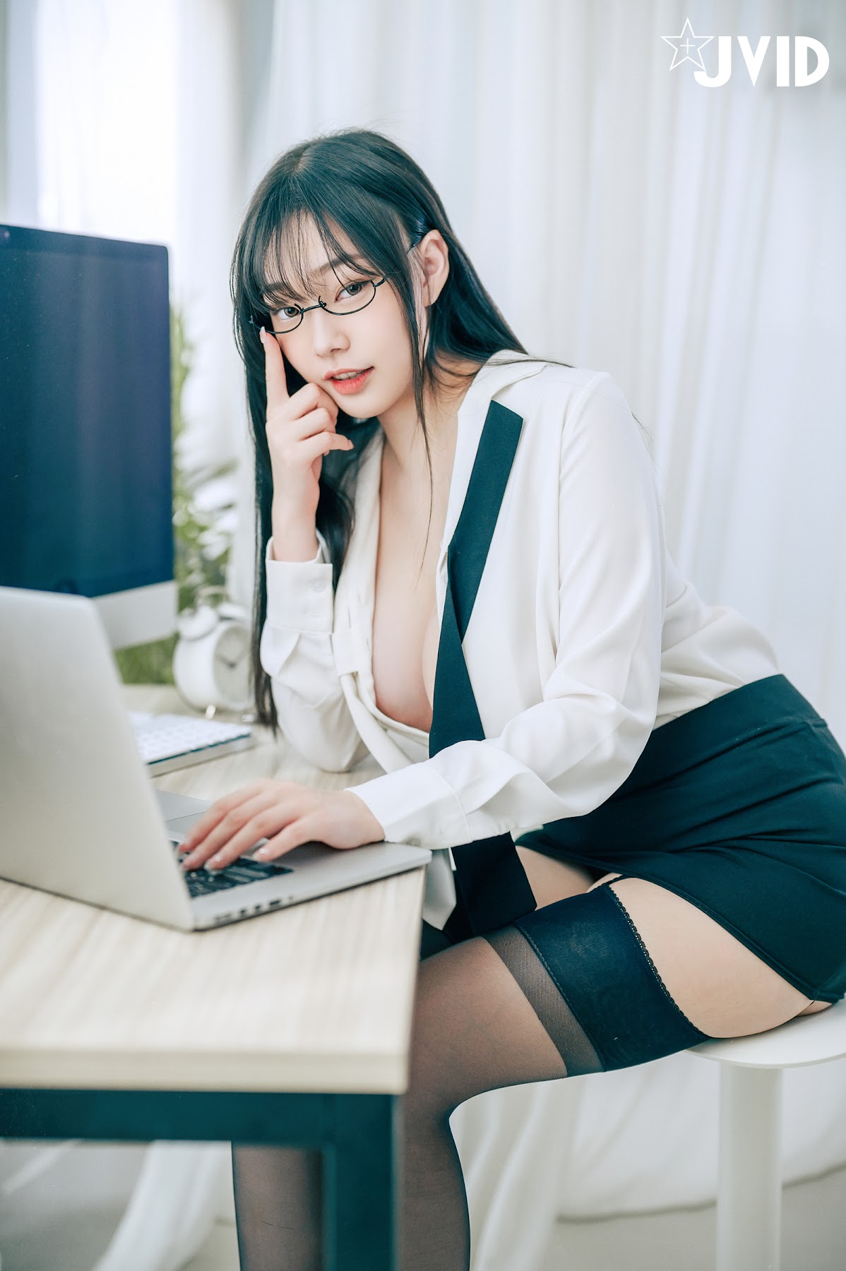 [JVID] 苡昕Slivia – 超巨乳女秘書 - P13