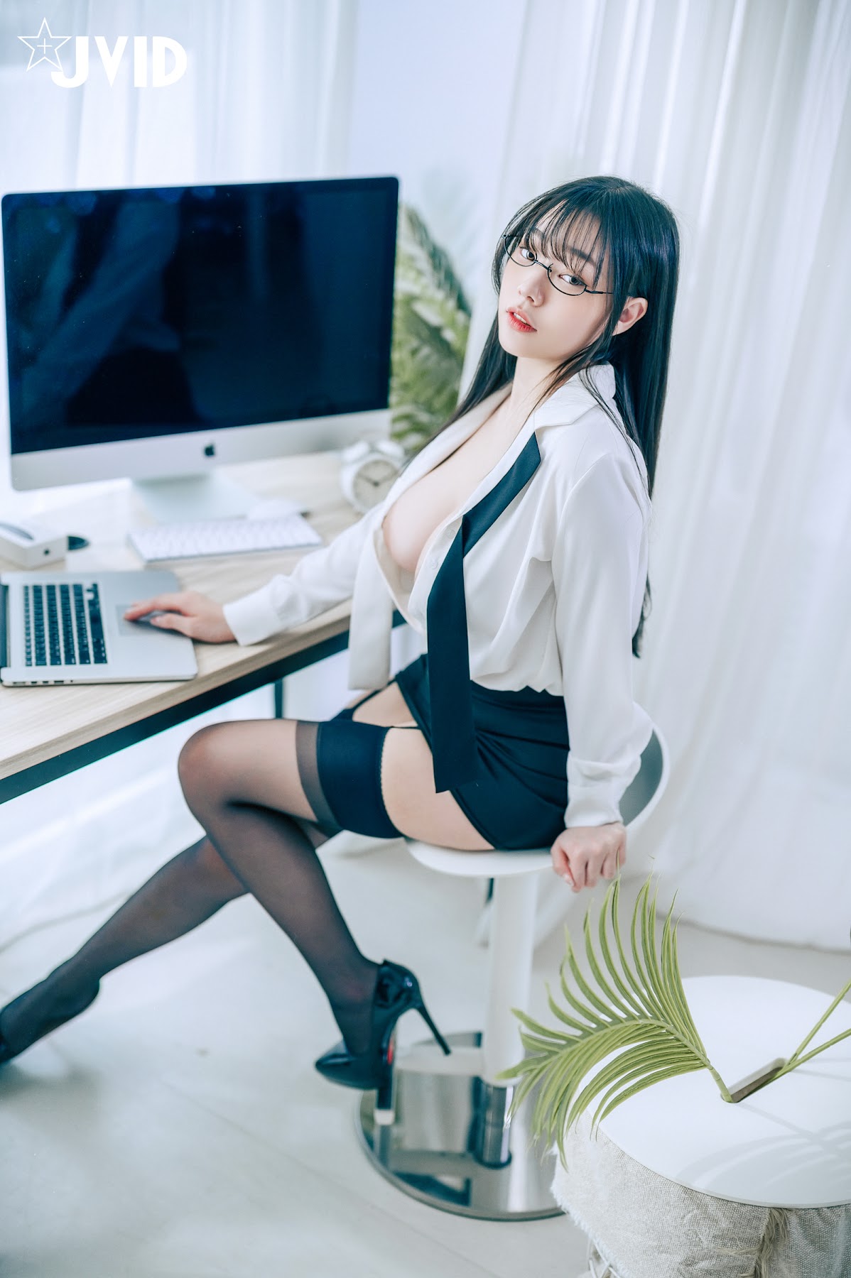 [JVID] 苡昕Slivia – 超巨乳女秘書 - P14