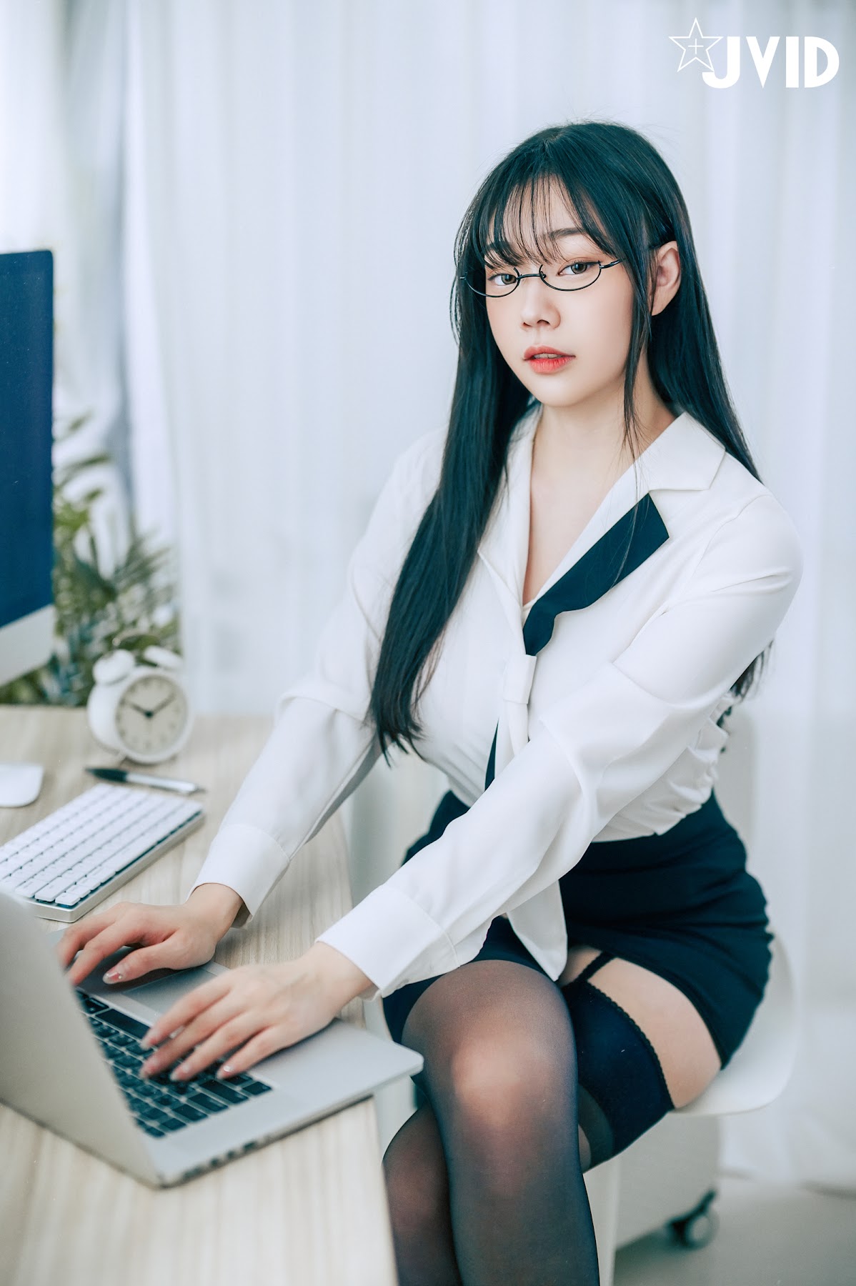 [JVID] 苡昕Slivia – 超巨乳女秘書 - P2