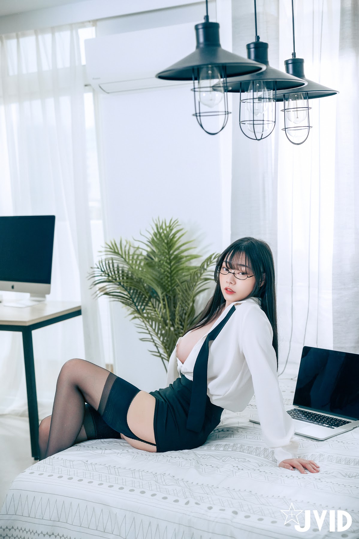[JVID] 苡昕Slivia – 超巨乳女秘書 - P57