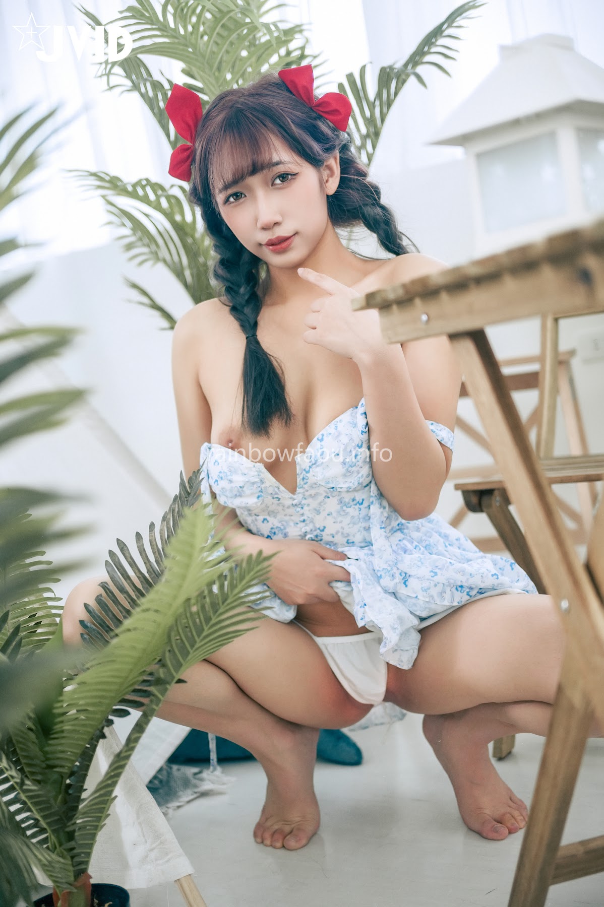 [JVID] 吳紫欣 – 戀愛感爆棚的野餐約會－紫欣❤️女友洋裝的肩帶滑下來了😳那乾脆就別穿了吧😍 - P15