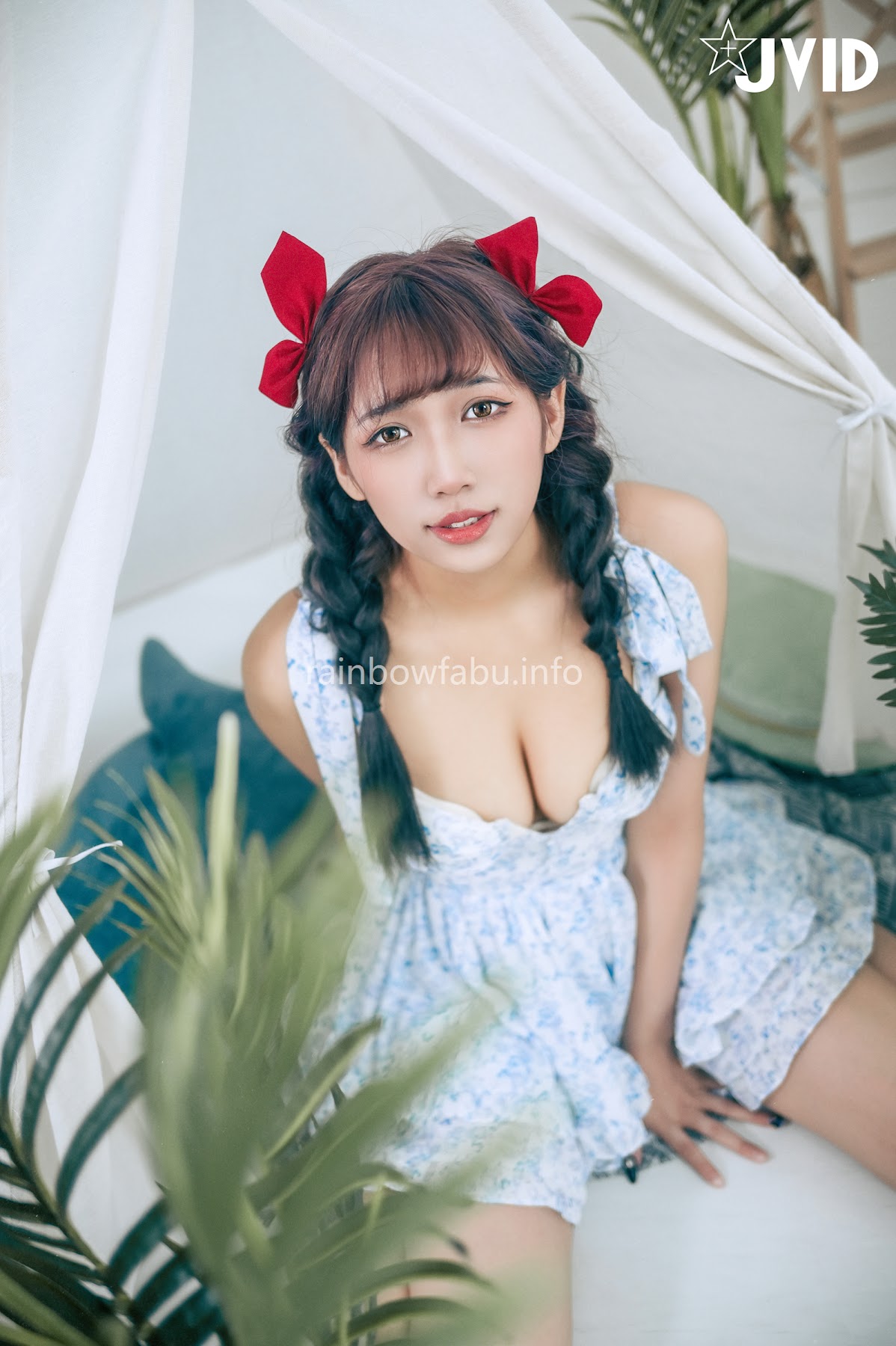 [JVID] 吳紫欣 – 戀愛感爆棚的野餐約會－紫欣❤️女友洋裝的肩帶滑下來了😳那乾脆就別穿了吧😍 - P37