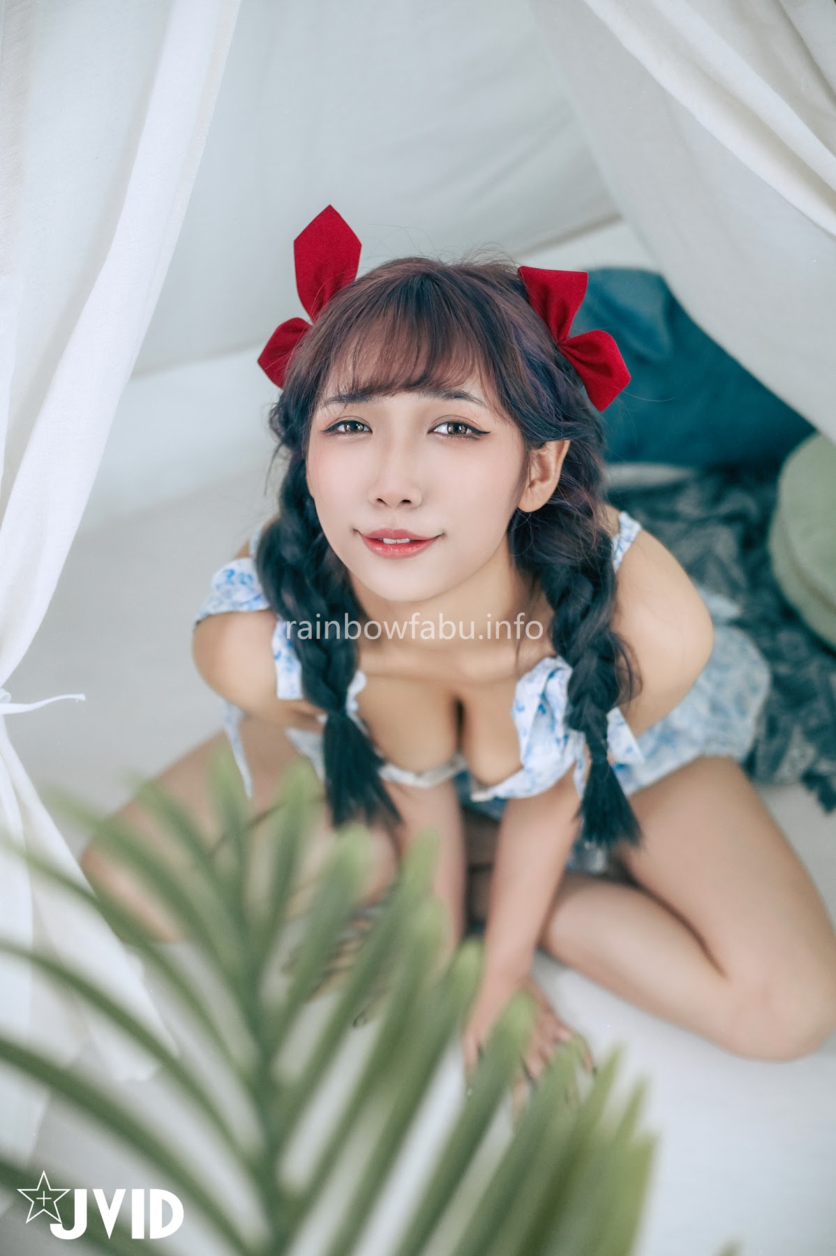 [JVID] 吳紫欣 – 戀愛感爆棚的野餐約會－紫欣❤️女友洋裝的肩帶滑下來了😳那乾脆就別穿了吧😍 - P3