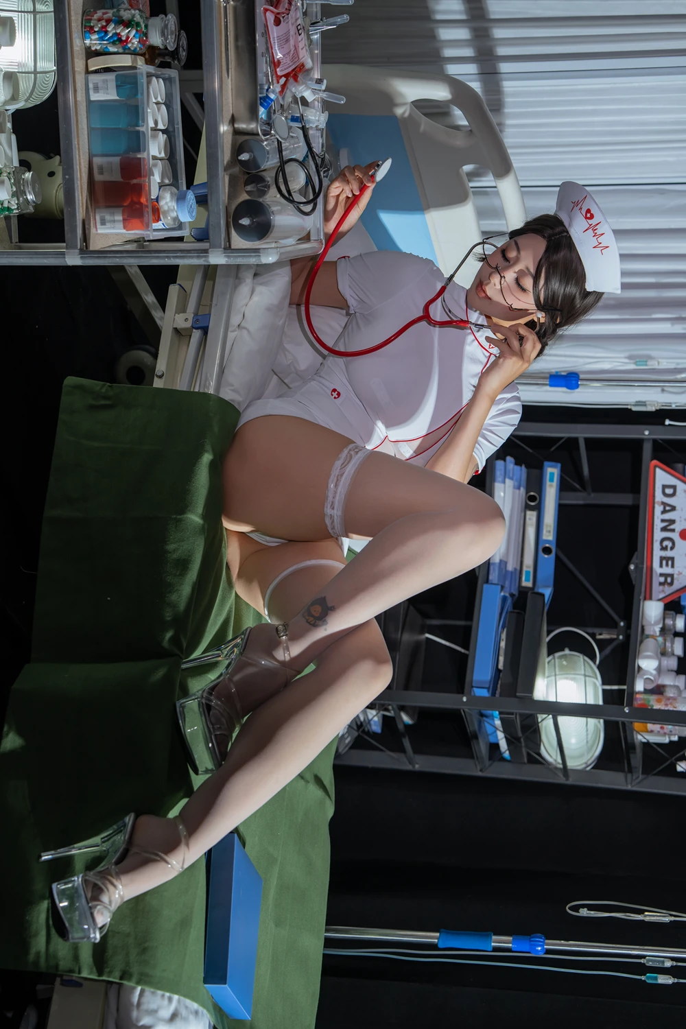 Cosplay 奈汐酱nice – 心动护士 - P21