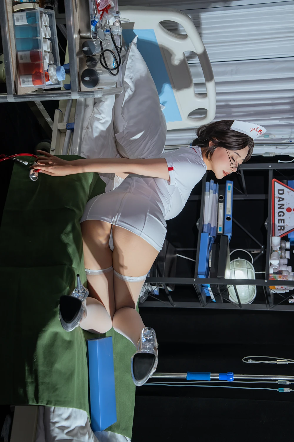 Cosplay 奈汐酱nice – 心动护士 - P31