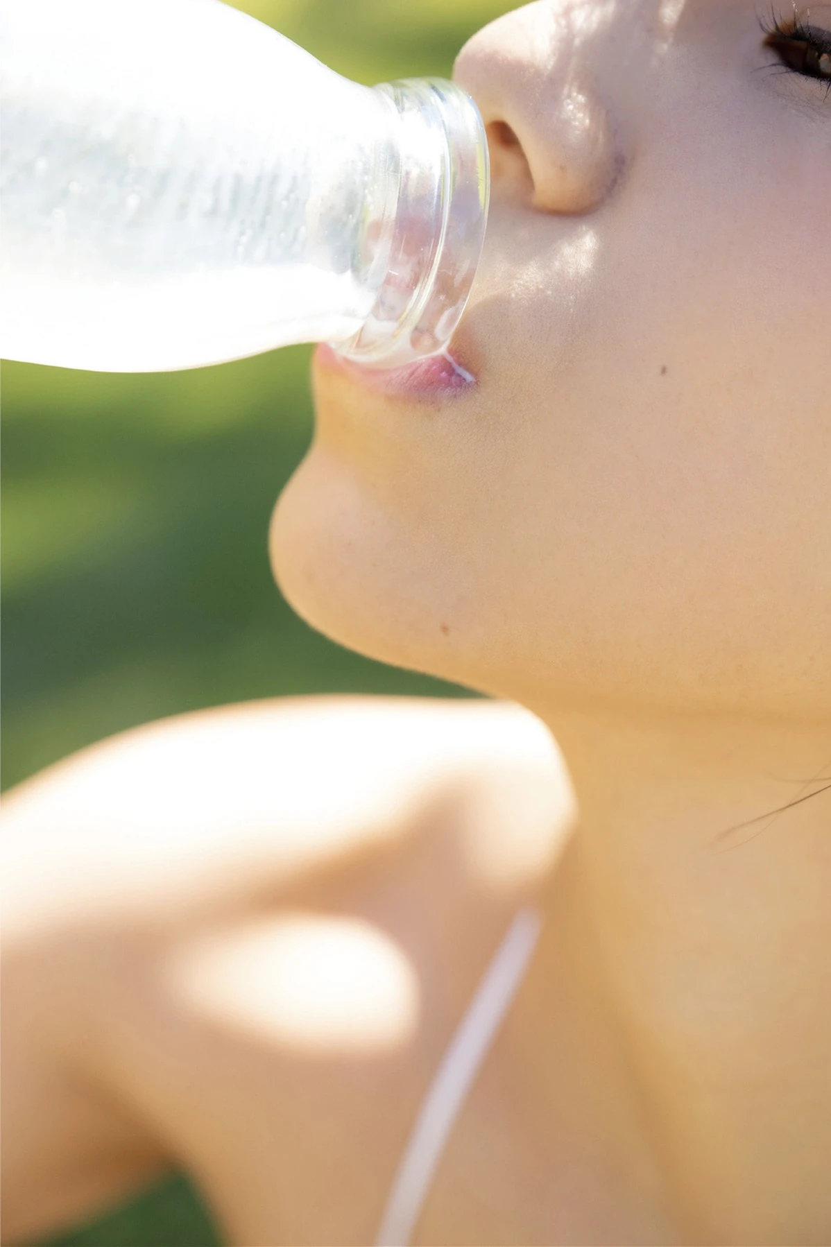 Kaoru Miyanaga 宮永薫, 撮り下ろしデジタル写真集 「すべてをあなたに」 Set.02 - P33