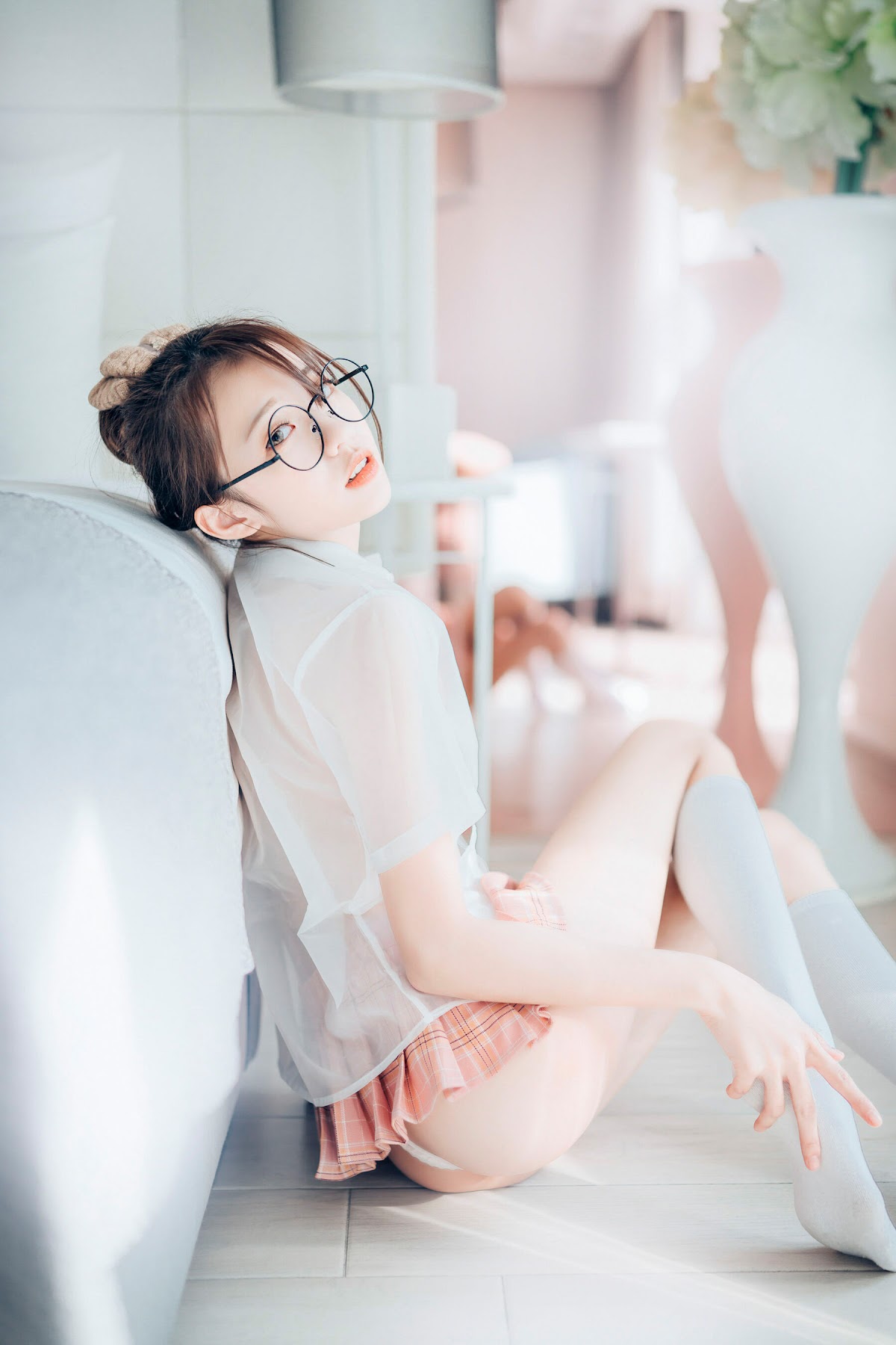 [JVID] 妍妍 Angel – 女孩在trasmart制服與眼鏡 - P13