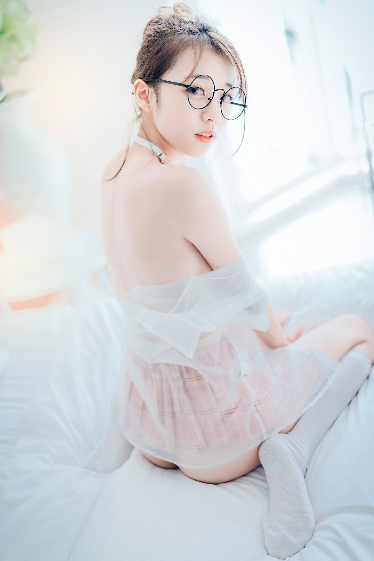 [JVID] 妍妍 Angel – 女孩在trasmart制服與眼鏡 - P38