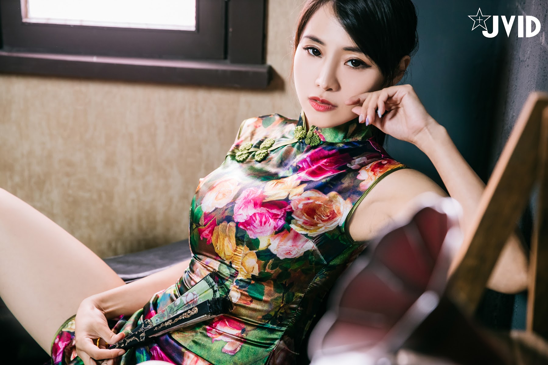 [JVID] Lele 樂樂 – 性感女神樂樂旗袍裝 - P3