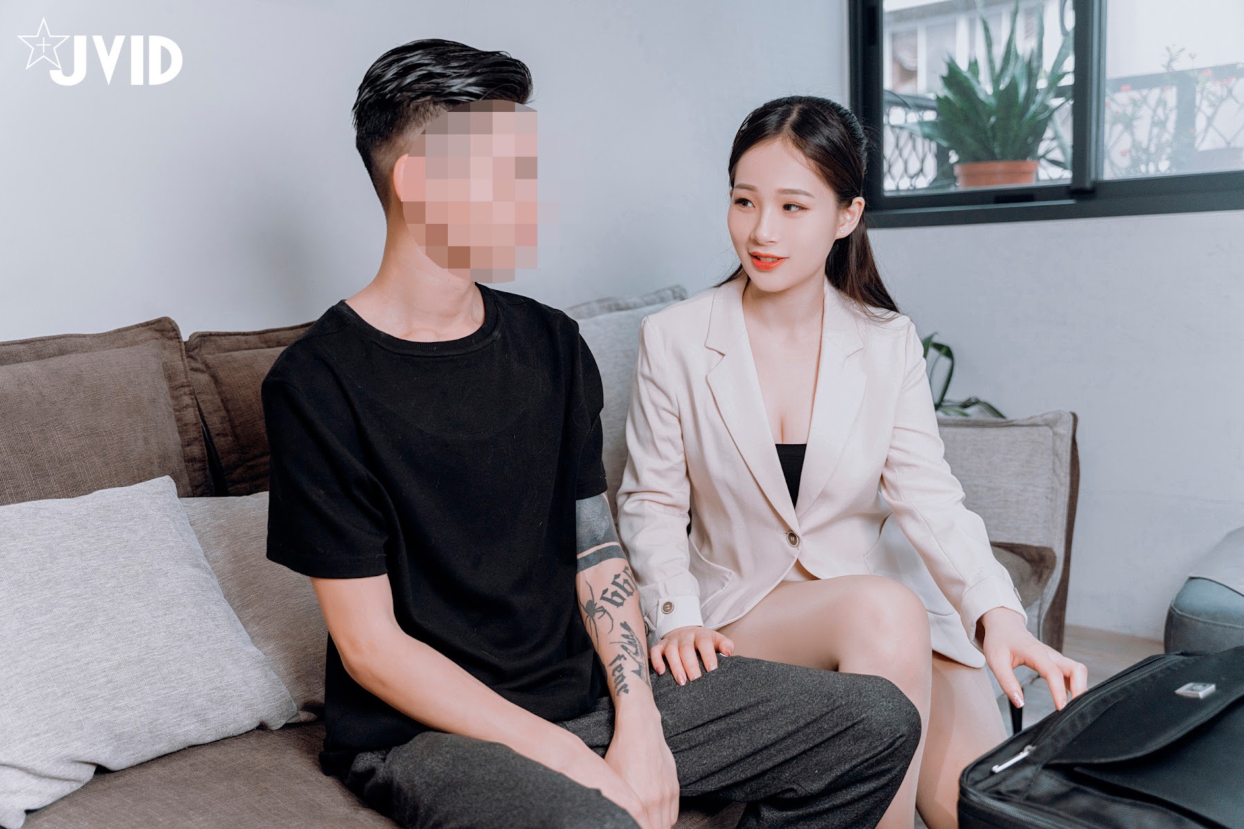 [JVID] 婕咪 Juice – 飛機杯到府推銷員 - P26