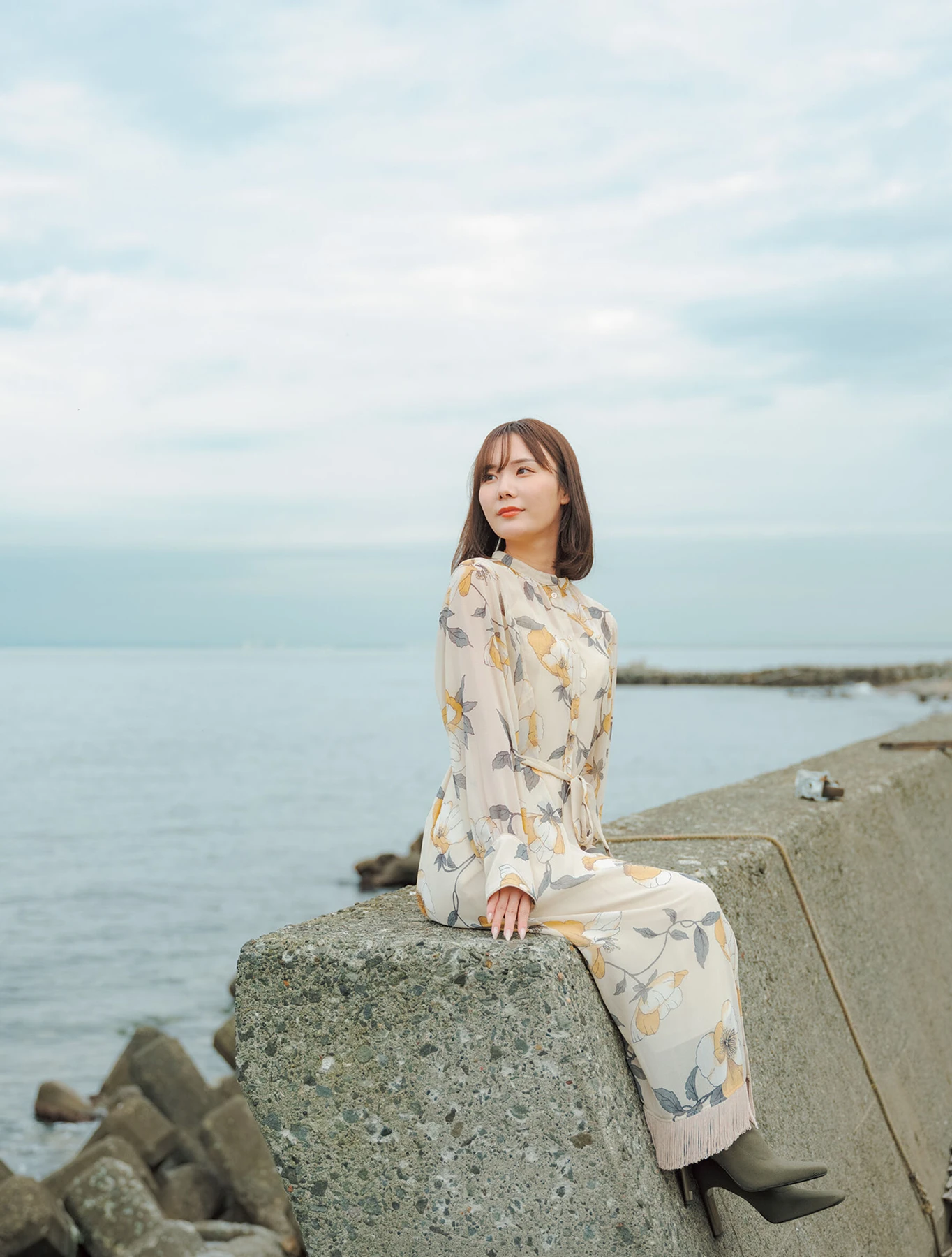 MIRU みる, アダルト写真集 「Scenery」 Set.04 - P1