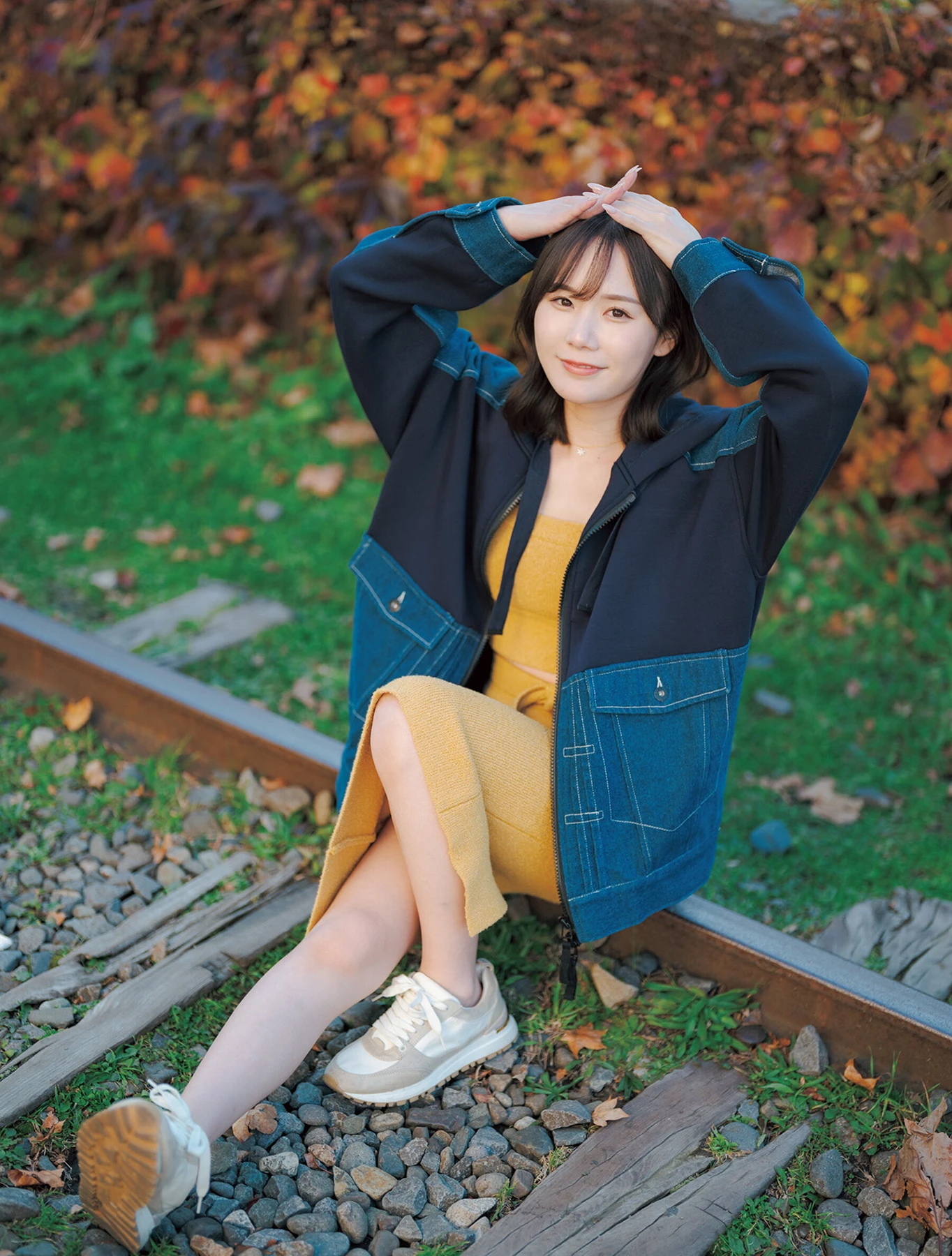 MIRU みる, アダルト写真集 「Scenery」 Set.04 - P23