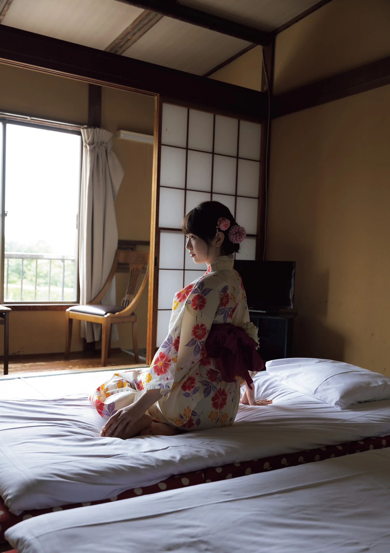 Emika Shirakami 白上咲花, 写真集 「Blooming」 Set.03 - P23