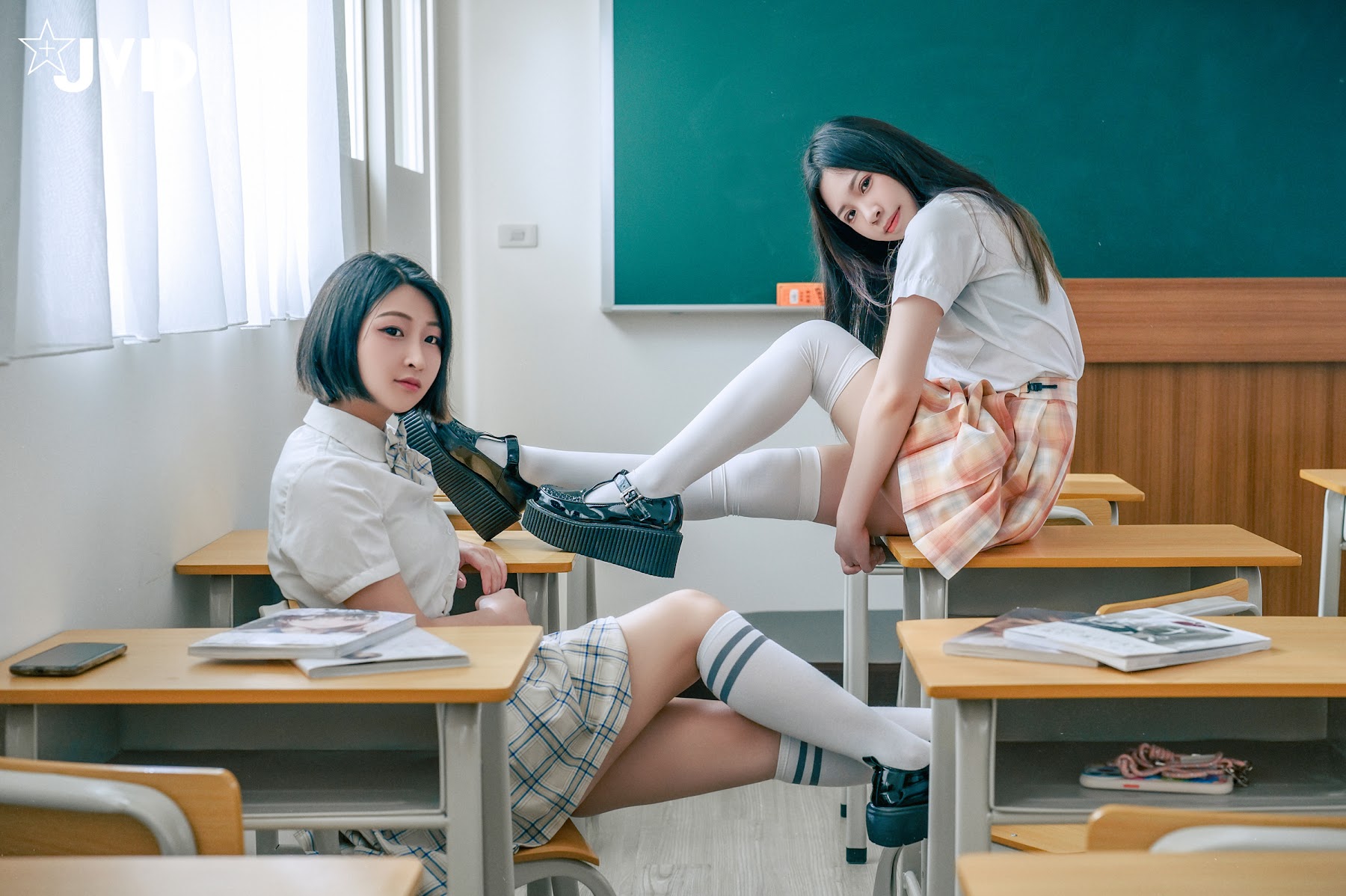 [JVID] 茶理 & Cersei – 淫亂學校 禁忌之戀 - P79