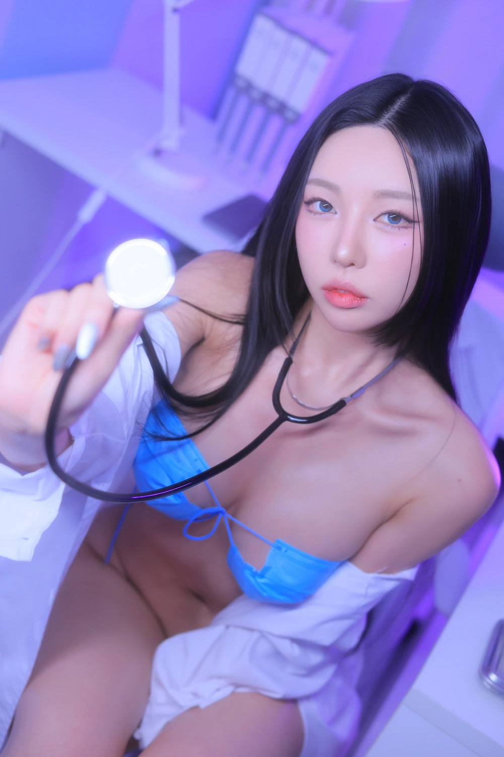 Dongeuran 동그란, PhotoBook 「Mad Doctor」 Set.01 - P40