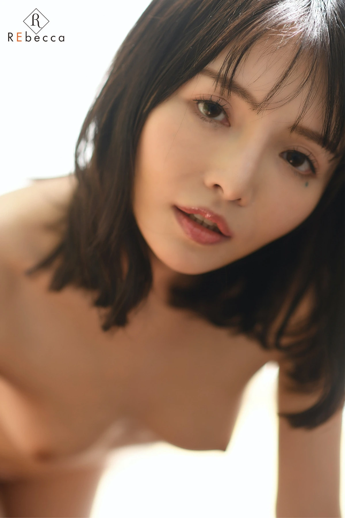 Riona Hirose 広瀬りおな, REbecca 写真集 「Touch Your Heart」 - P21