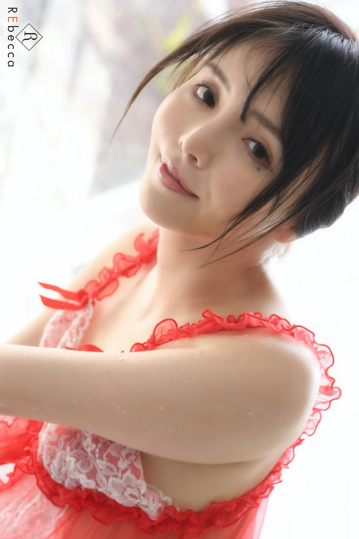 Riona Hirose 広瀬りおな, REbecca 写真集 「Touch Your Heart」 - P62