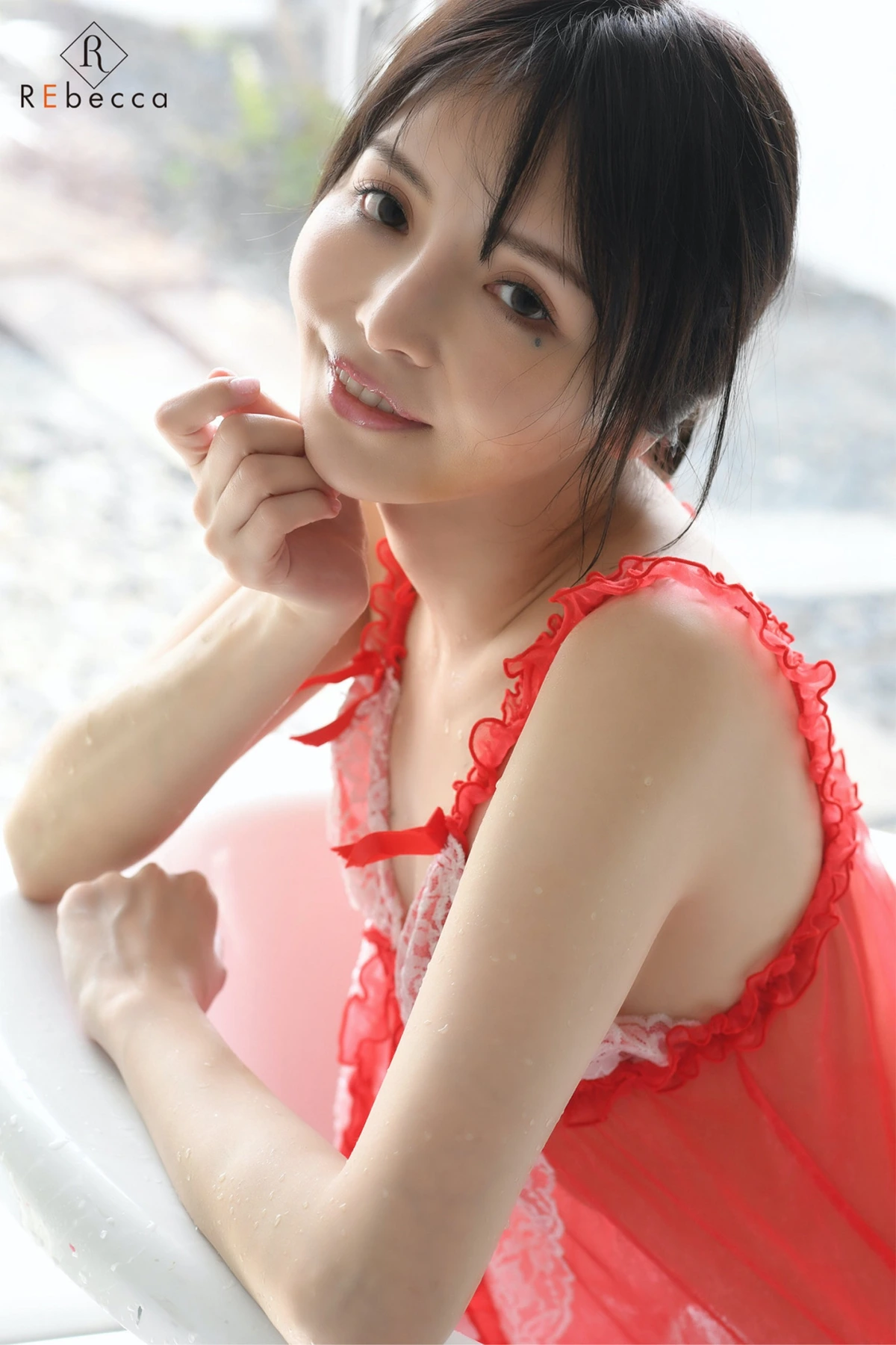 Riona Hirose 広瀬りおな, REbecca 写真集 「Touch Your Heart」 - P63