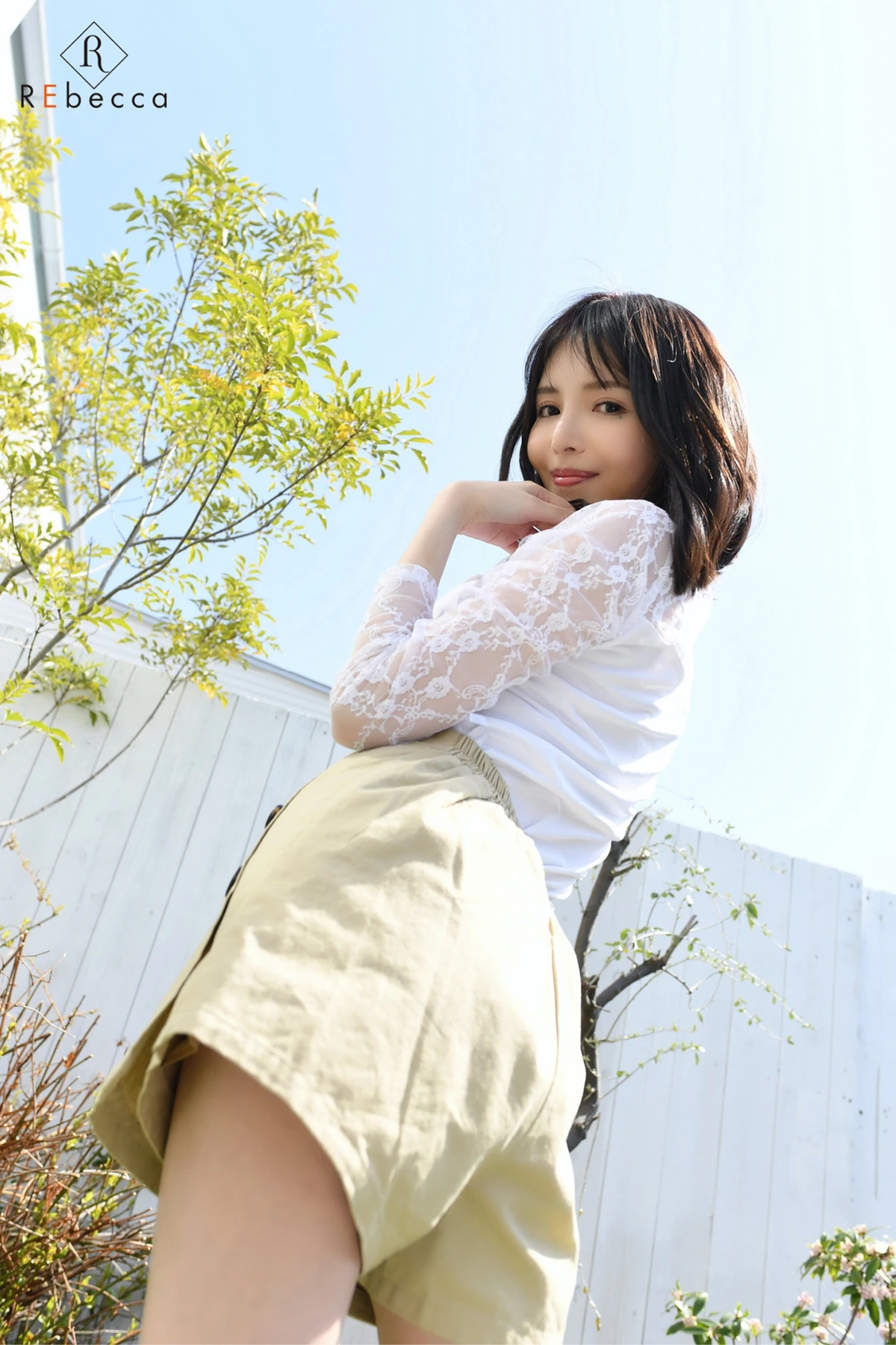 Riona Hirose 広瀬りおな, REbecca 写真集 「Touch Your Heart」 - P7