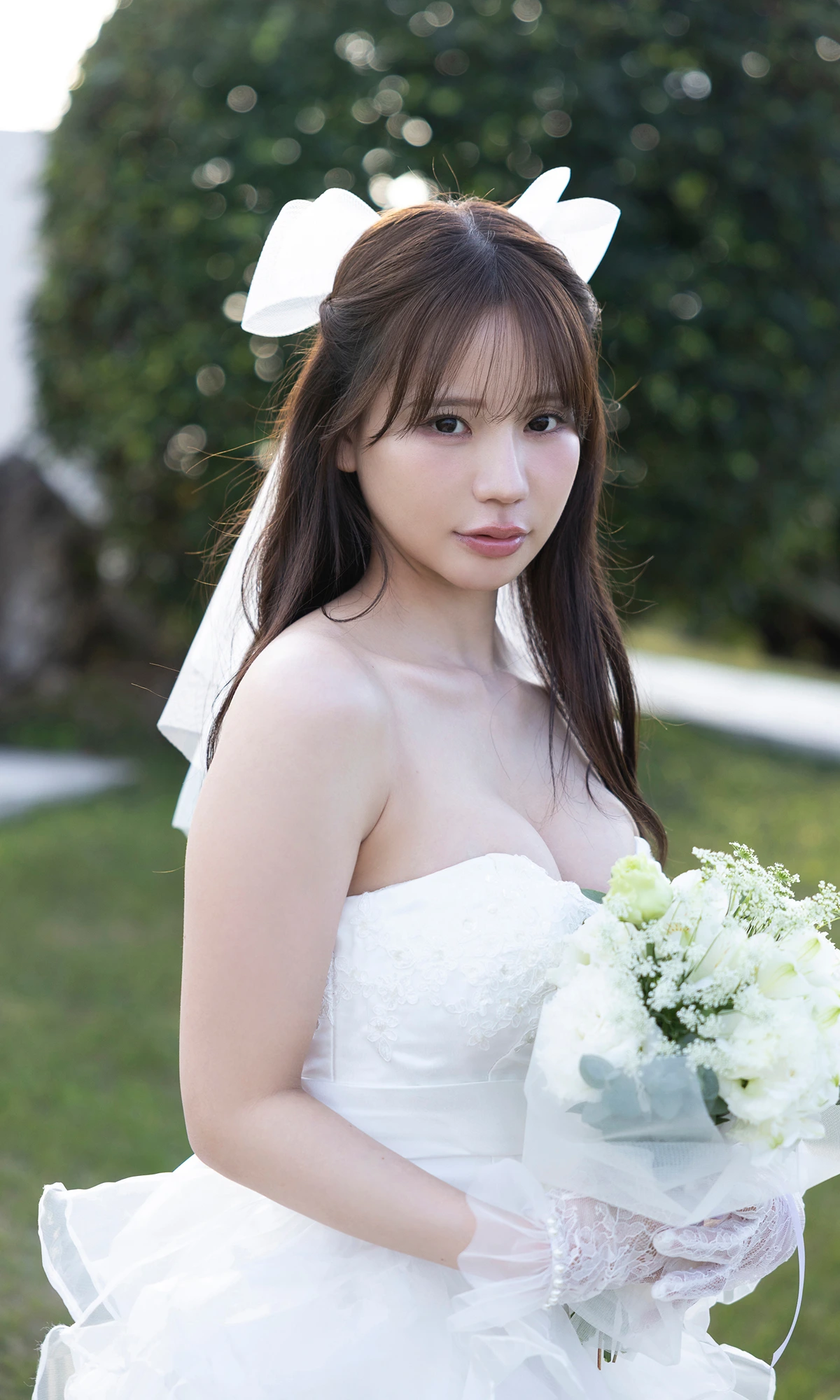 Miyu Wada 和田海佑, 1stデジタル写真集 「Honeymoon～prologue～」 - P2