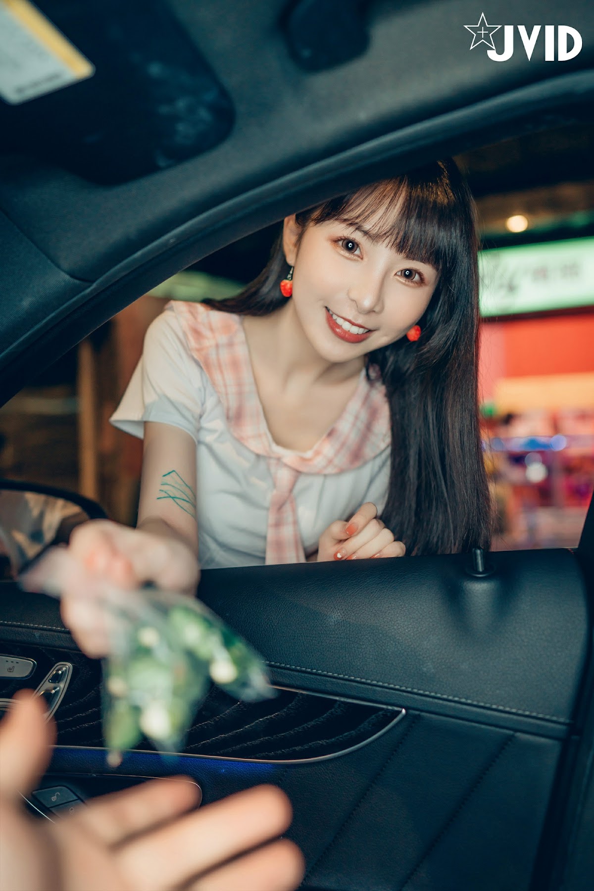 [JVID] 辰辰 & 胎尼 – 檳榔西施情色妄想 - P11
