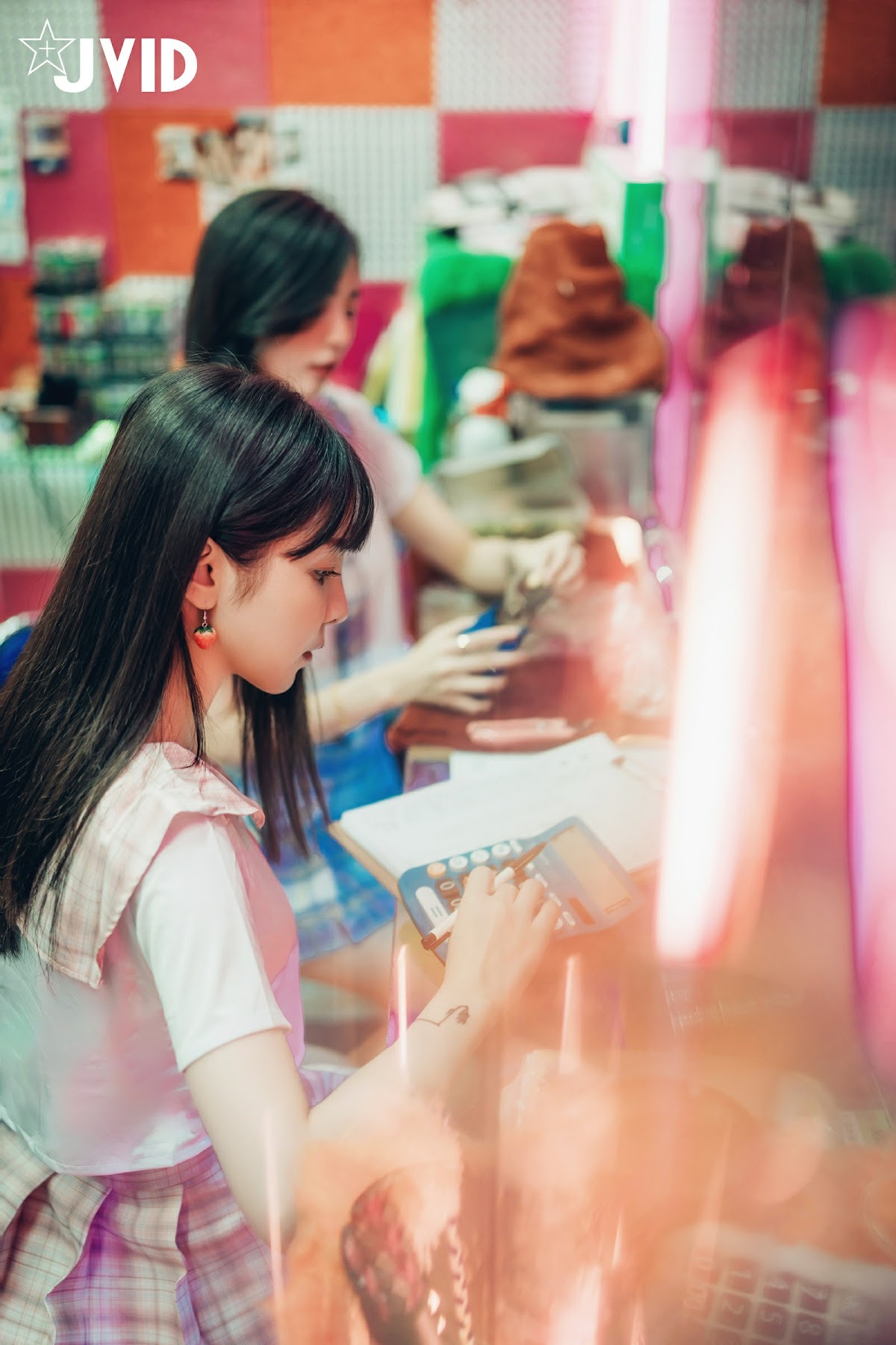 [JVID] 辰辰 & 胎尼 – 檳榔西施情色妄想 - P123