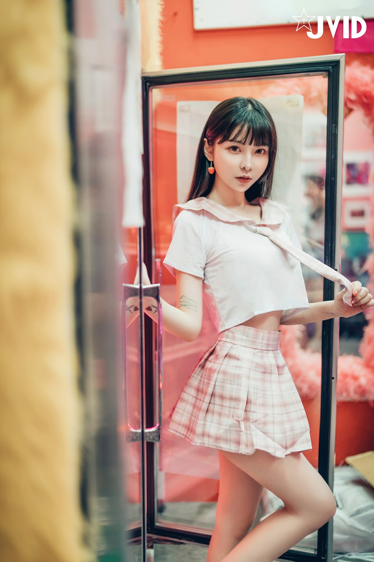 [JVID] 辰辰 & 胎尼 – 檳榔西施情色妄想 - P149
