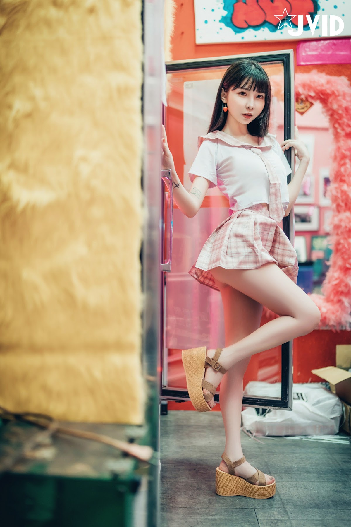 [JVID] 辰辰 & 胎尼 – 檳榔西施情色妄想 - P152