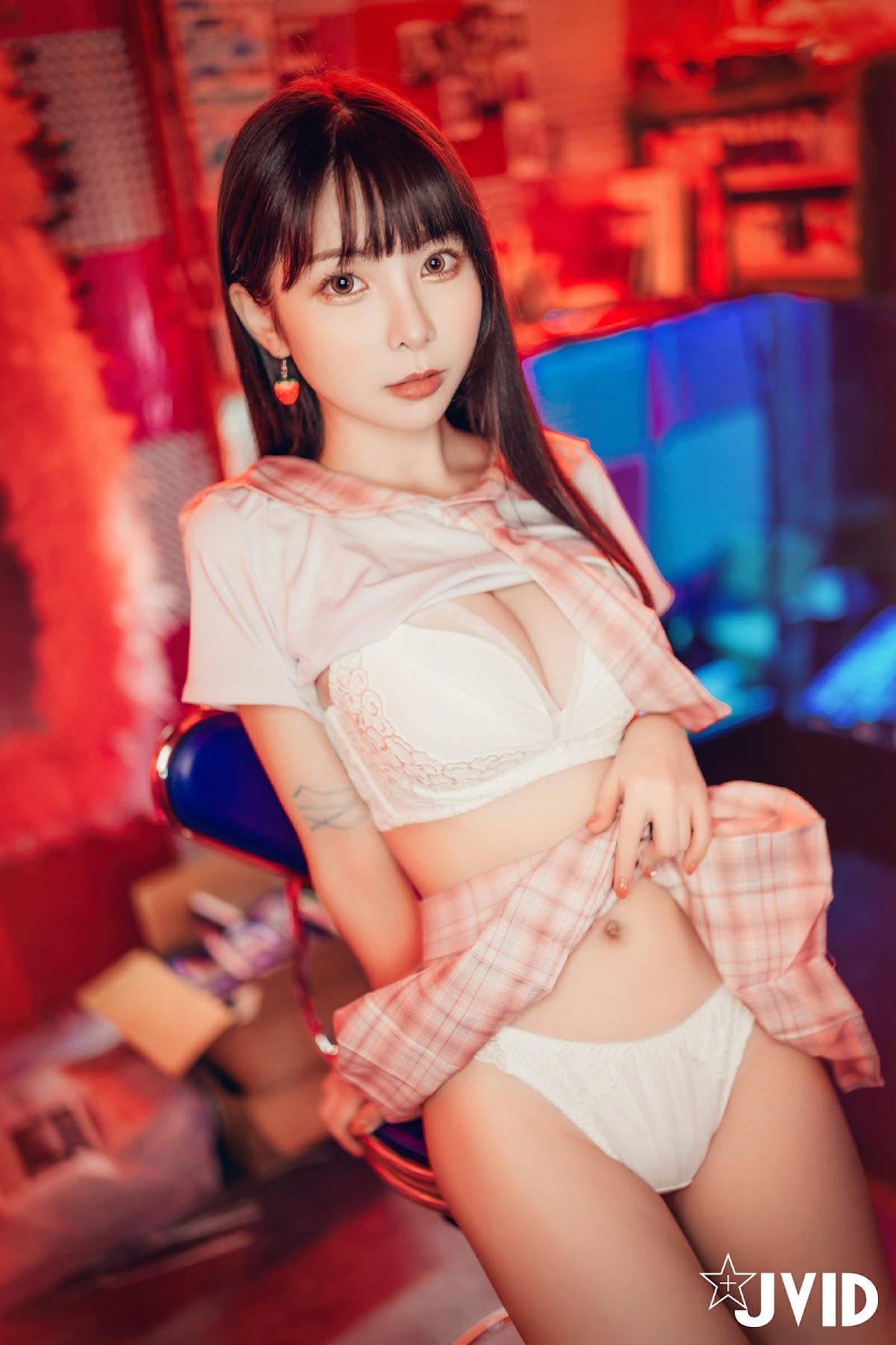 [JVID] 辰辰 & 胎尼 – 檳榔西施情色妄想 - P171