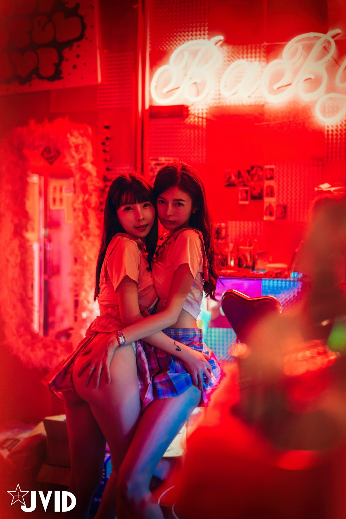[JVID] 辰辰 & 胎尼 – 檳榔西施情色妄想 - P202