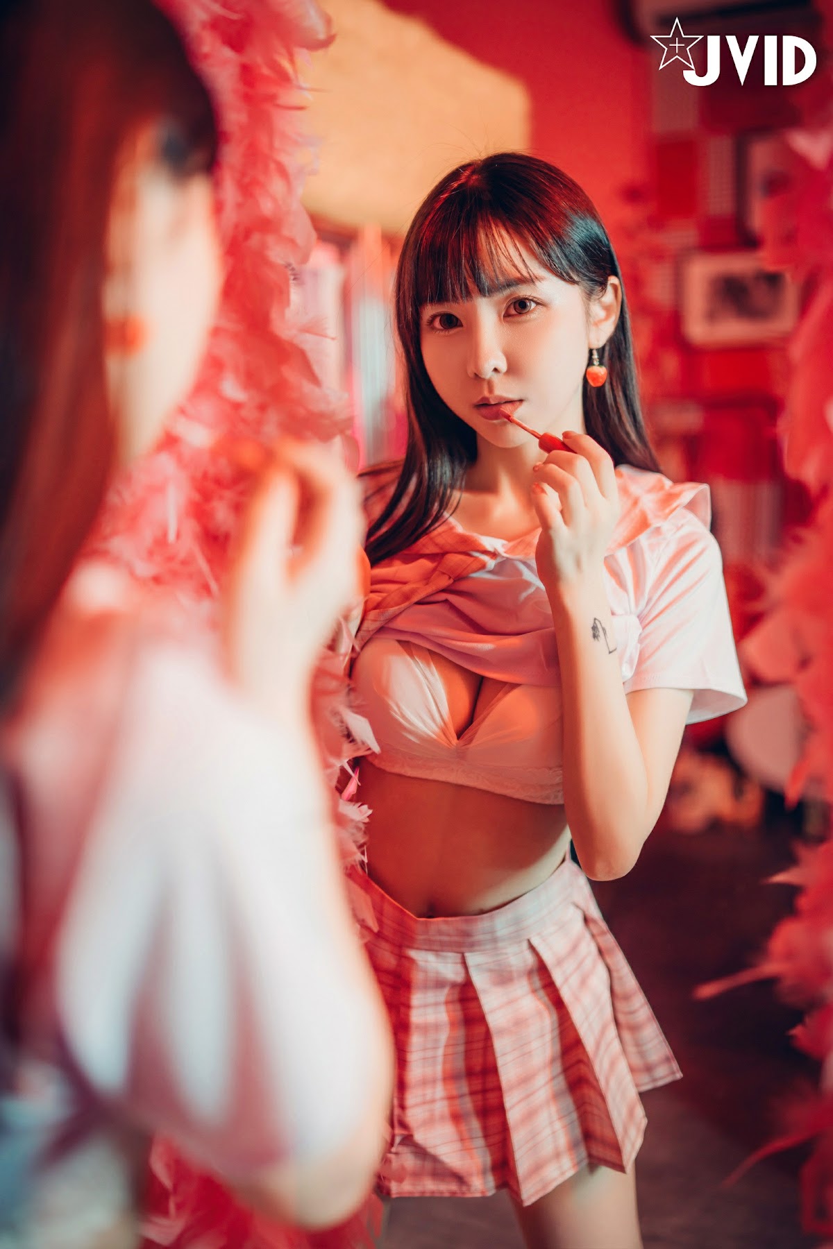 [JVID] 辰辰 & 胎尼 – 檳榔西施情色妄想 - P206