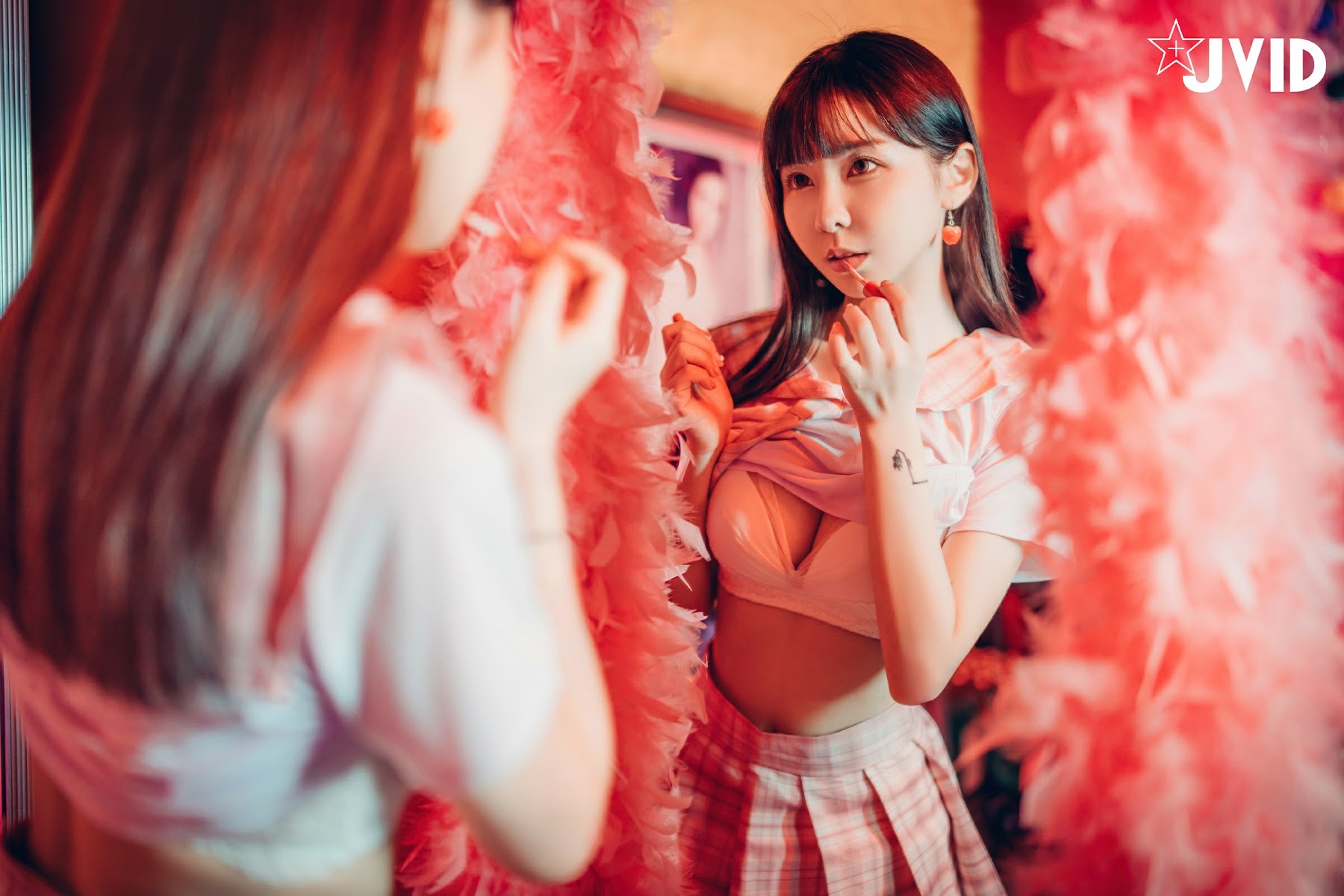 [JVID] 辰辰 & 胎尼 – 檳榔西施情色妄想 - P207