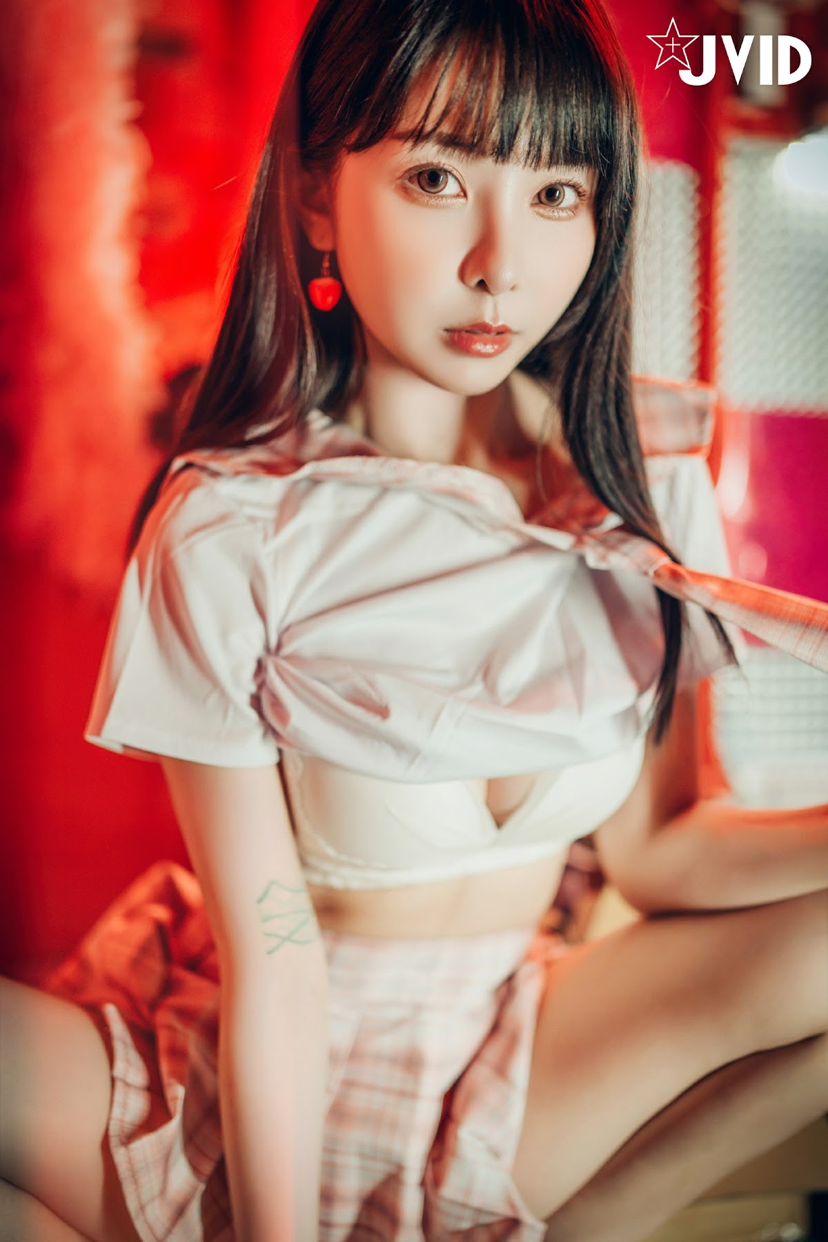 [JVID] 辰辰 & 胎尼 – 檳榔西施情色妄想 - P211