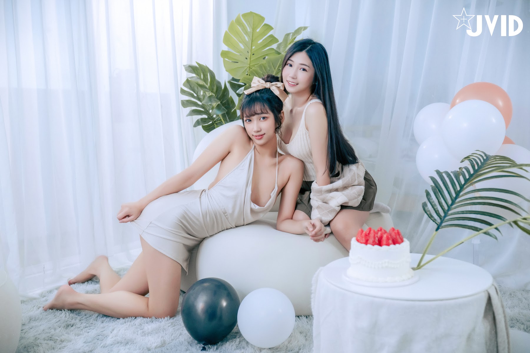 [JVID] 井野奈 & 肉包 – 色慾融合の閨蜜慶生派對 - P33