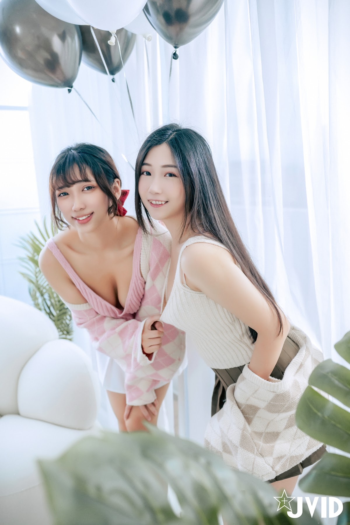 [JVID] 井野奈 & 肉包 – 色慾融合の閨蜜慶生派對 - P48