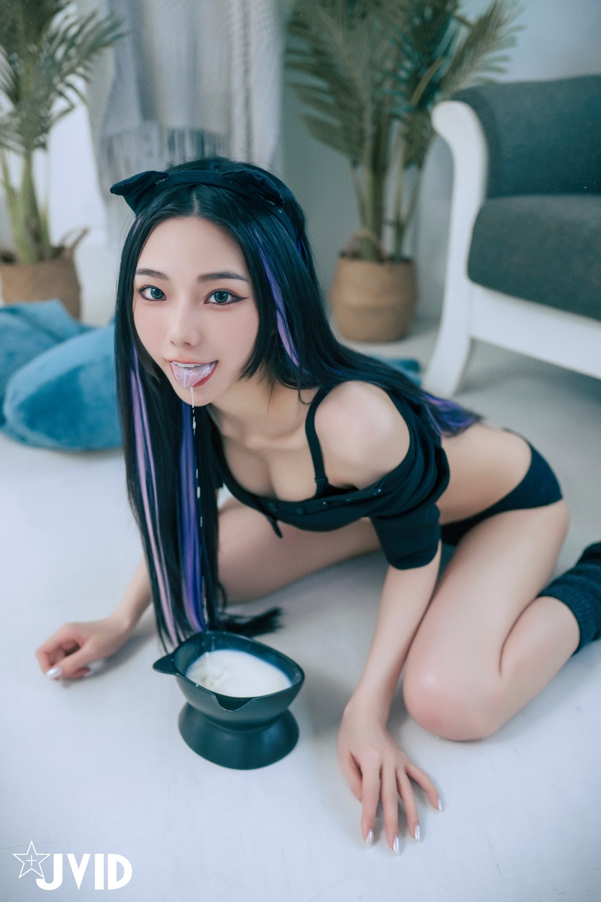 [JVID] 啾啾 – 牛奶成功收編冶豔的黑貓娘 - P65