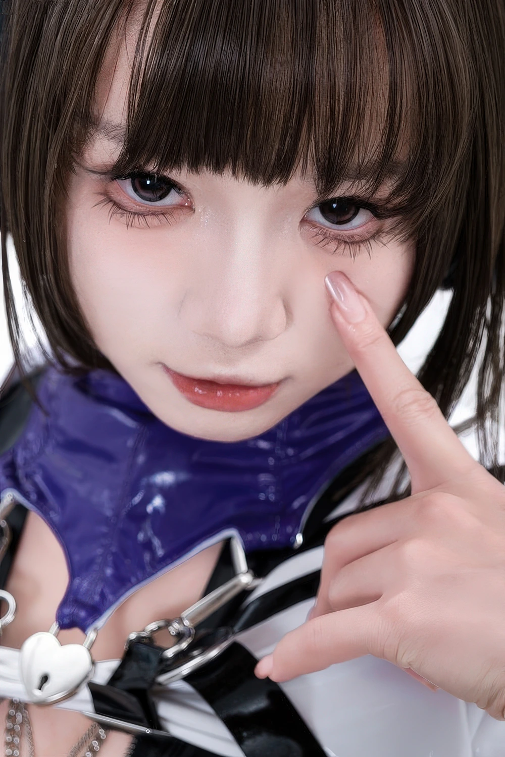 Cosplay 柒柒要乖哦 – 猎狼女 - P13