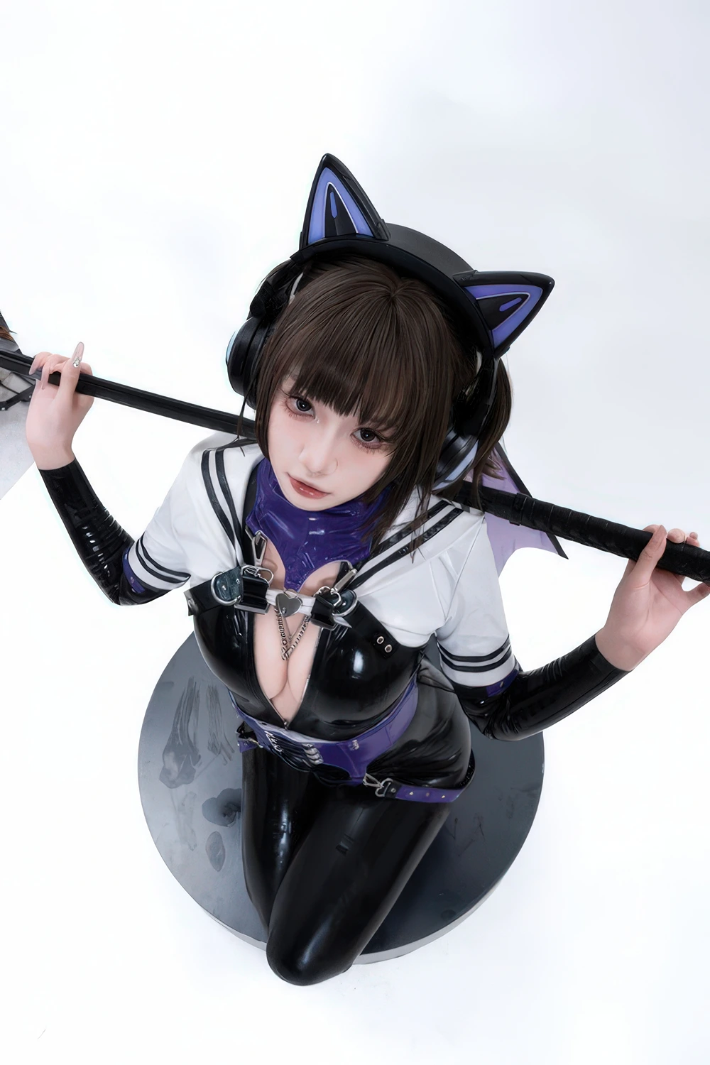 Cosplay 柒柒要乖哦 – 猎狼女 - P16