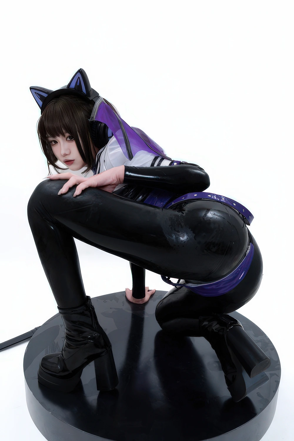 Cosplay 柒柒要乖哦 – 猎狼女 - P20