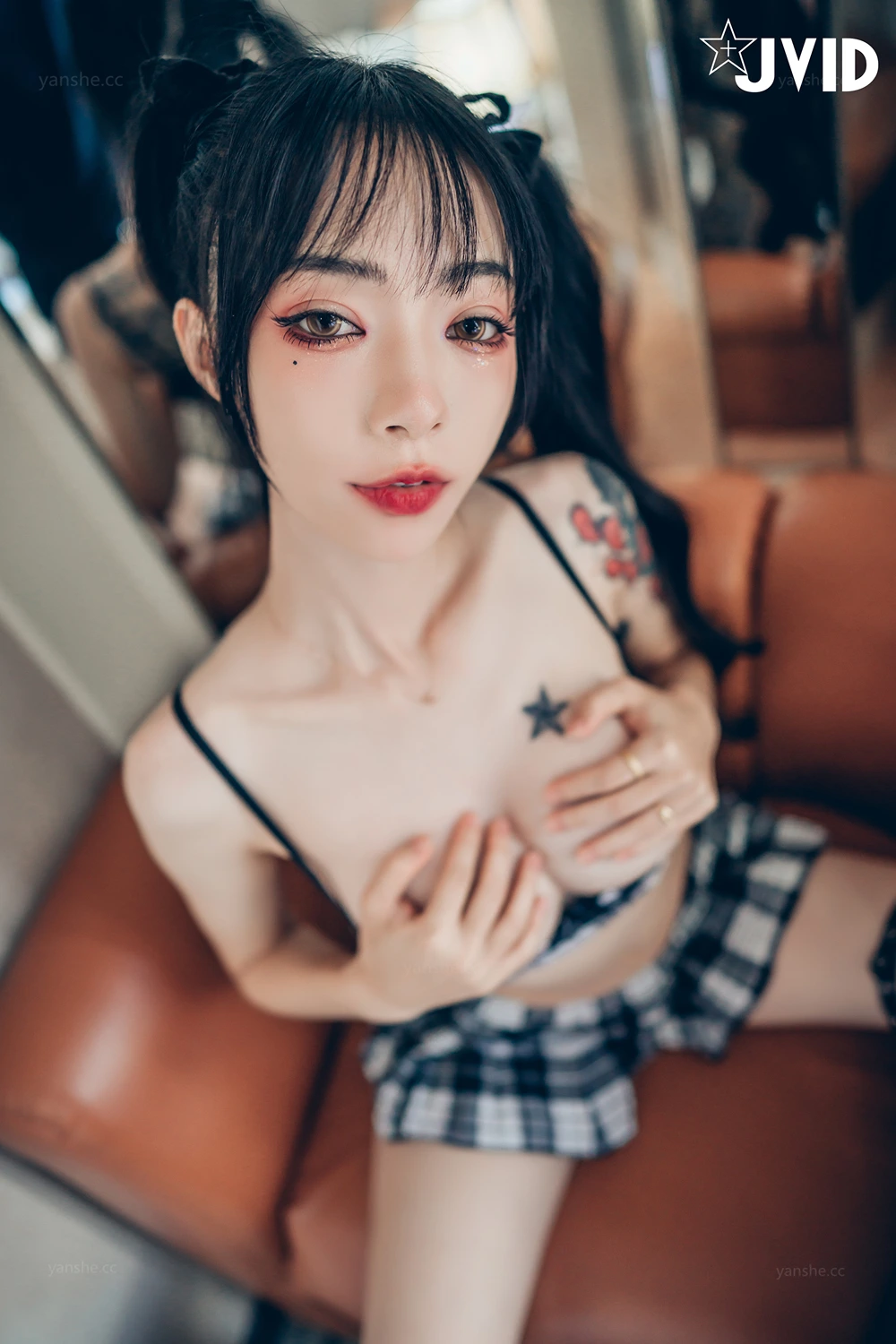 JVID 飄飄哥 – 色色妄想系列 校花也是大姐頭 Set.01 - P50