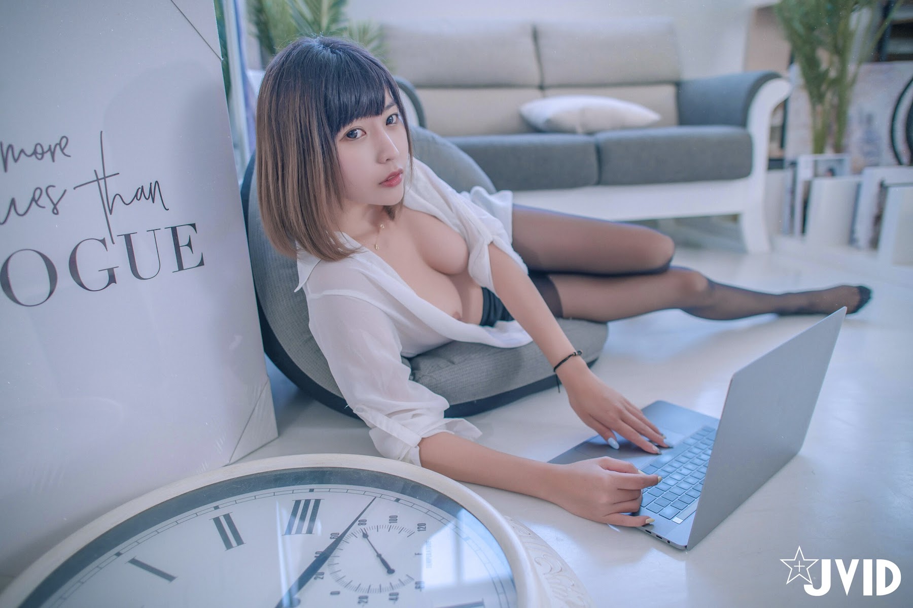 [JVID] 果宝宝 – 面試遇到變態公司果寶寶 - P39