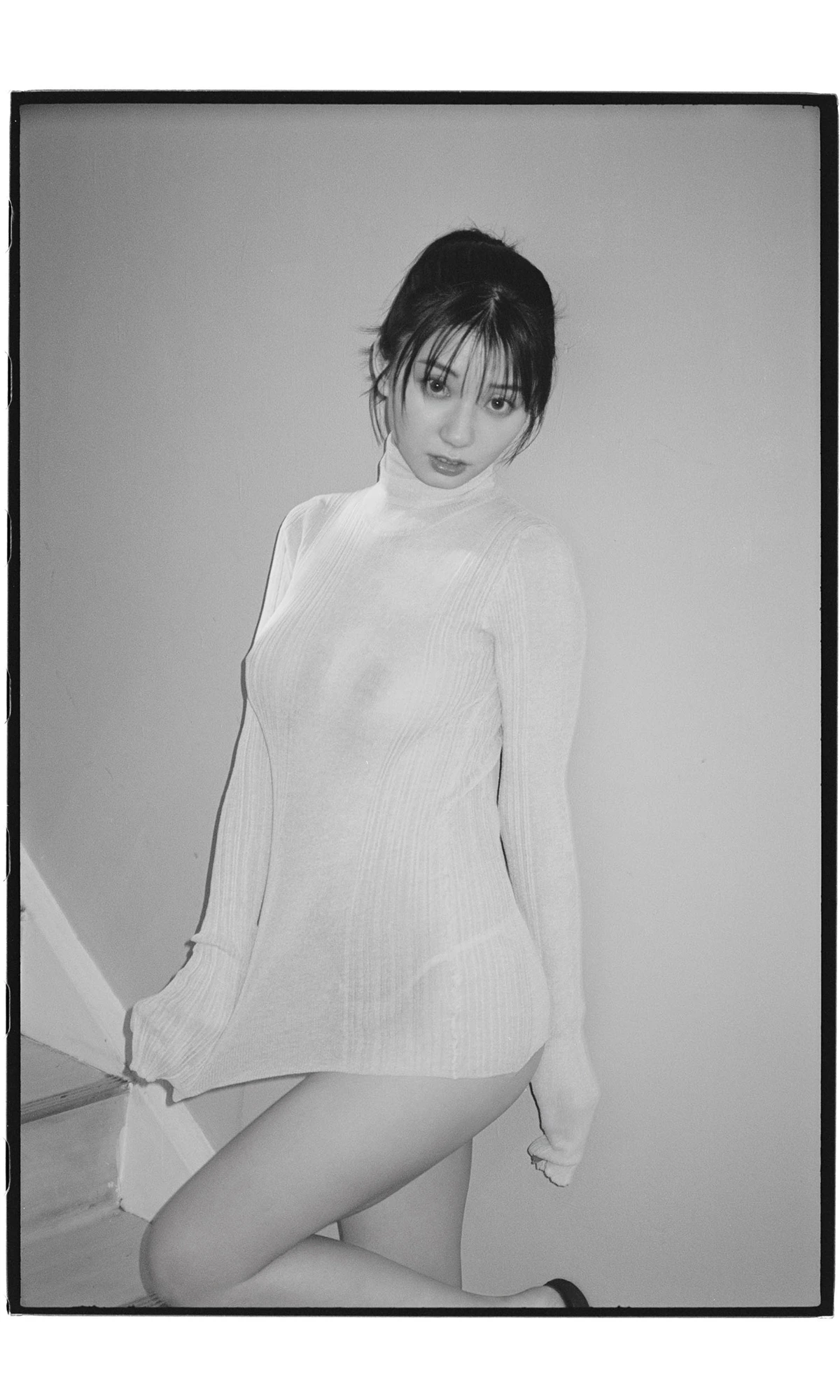 Kanna Seto 瀬戸環奈, 写真集 「裸のマーメイド」 - P11