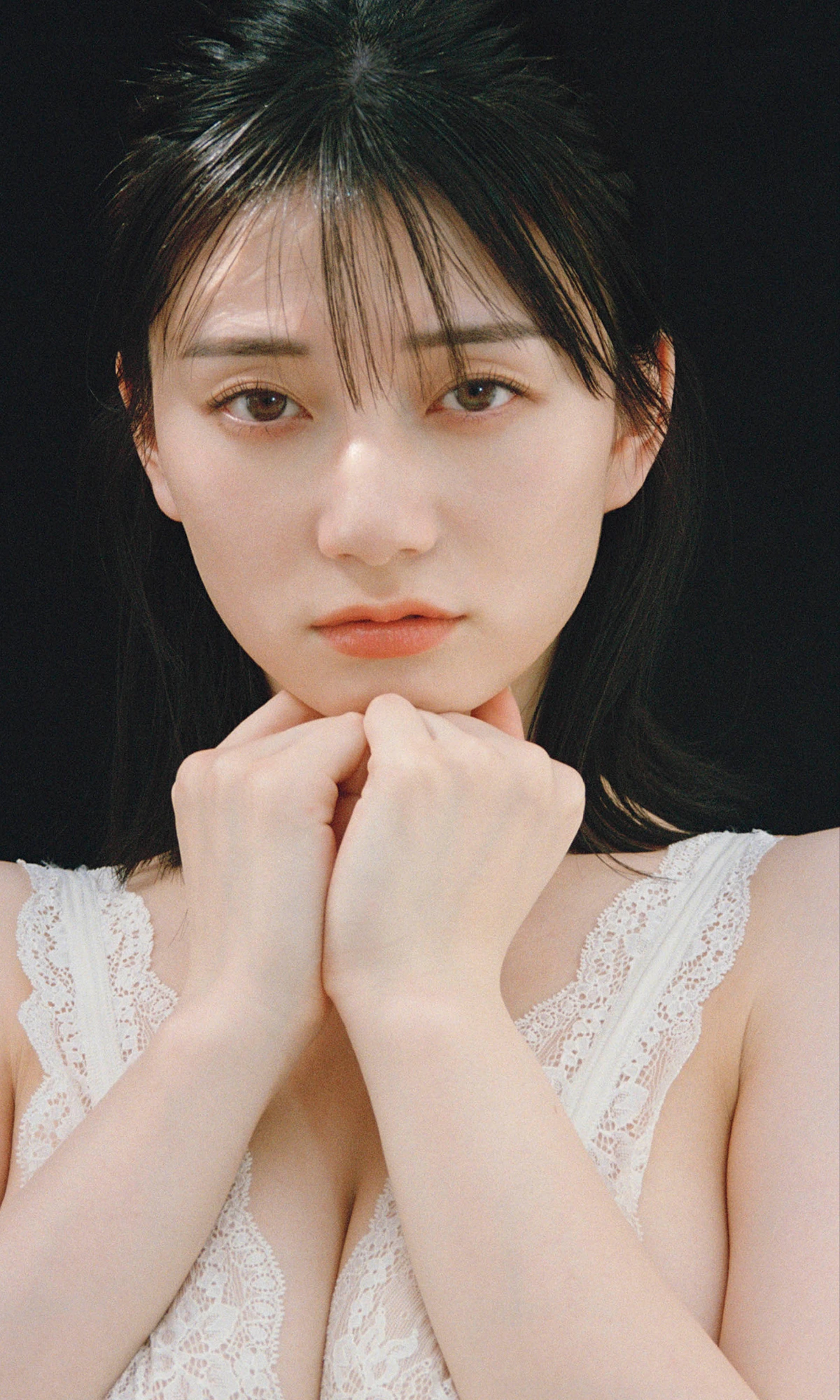 Kanna Seto 瀬戸環奈, 写真集 「裸のマーメイド」 - P17